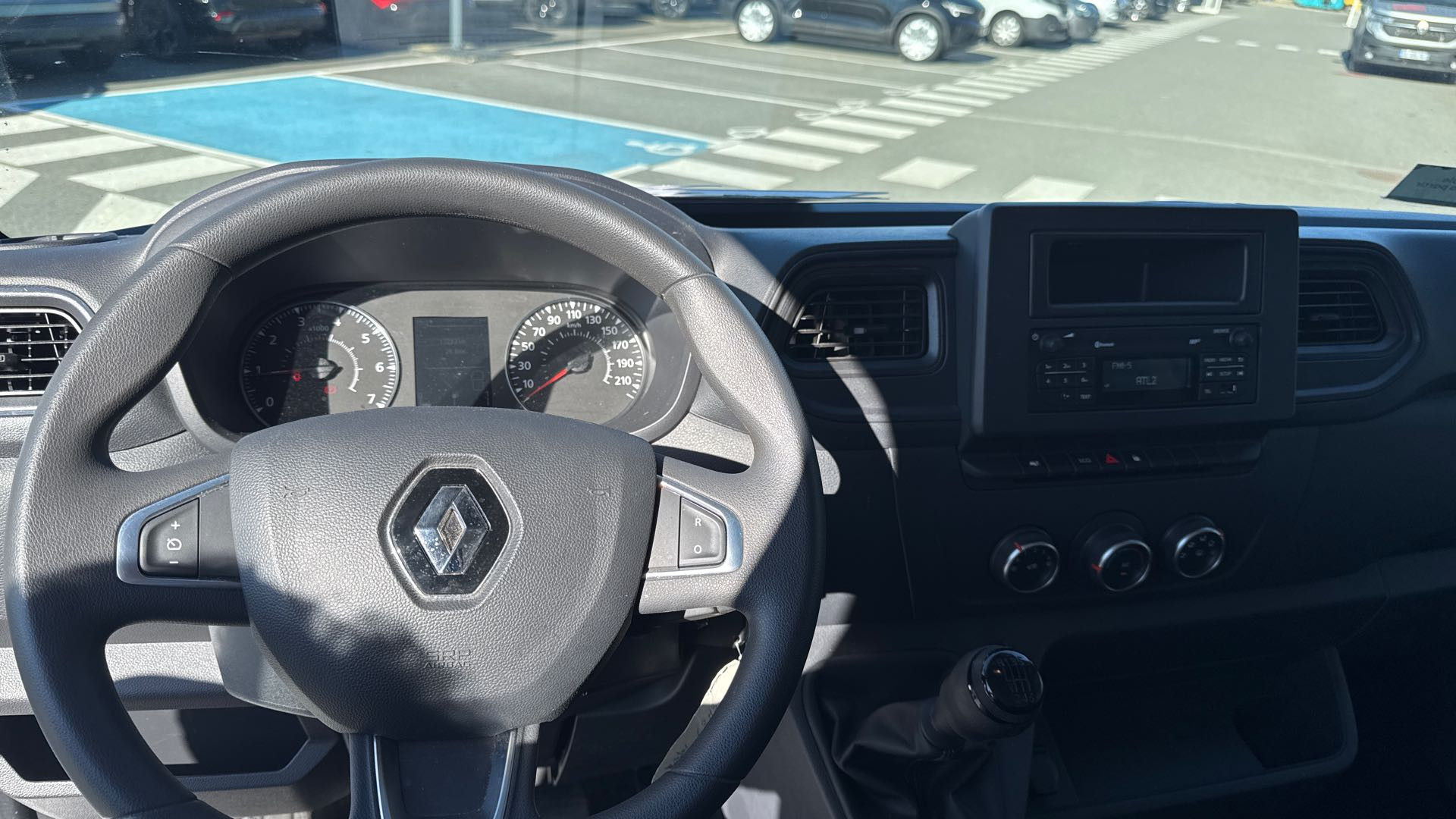 Vente en ligne Renault Master Fourgon MASTER FGN TRAC F3500 L3H3 BLUE DCI 135 au prix de 25 290 €