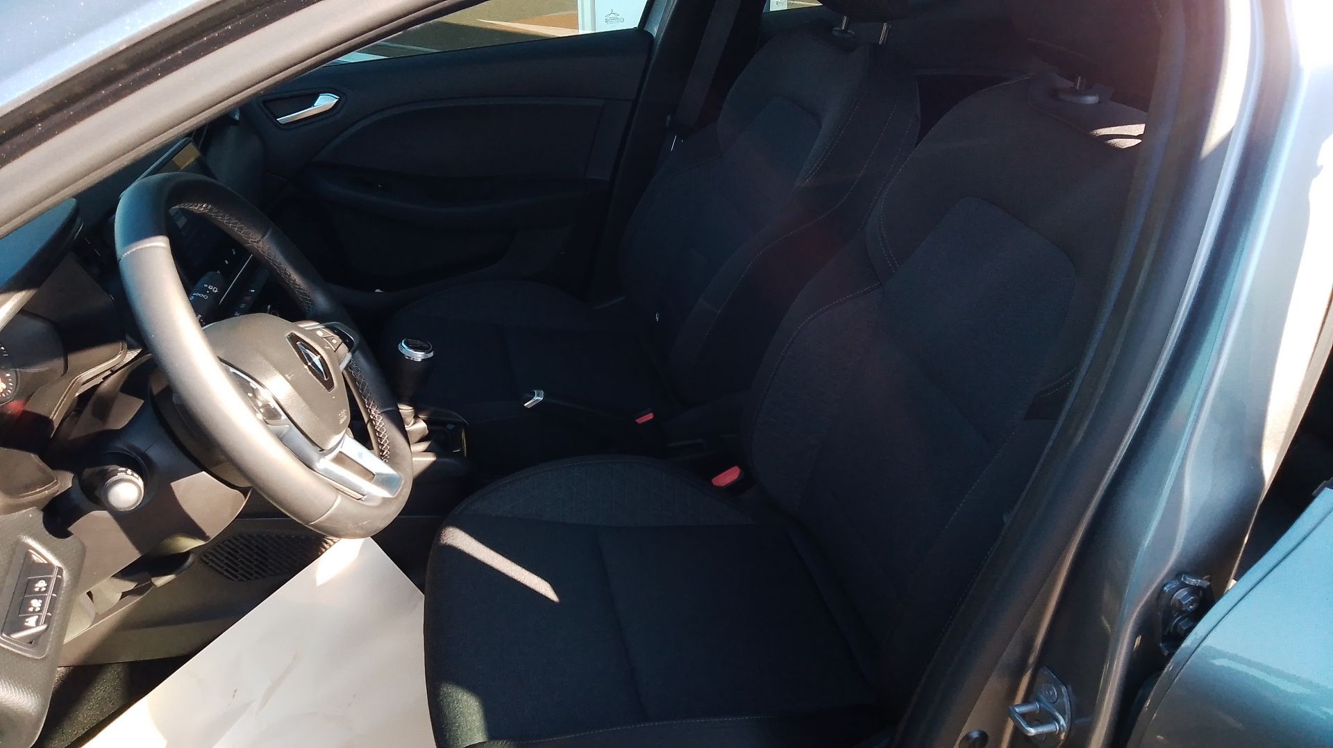 Vente en ligne Renault Clio 5 Clio TCe 90 au prix de 14 490 €
