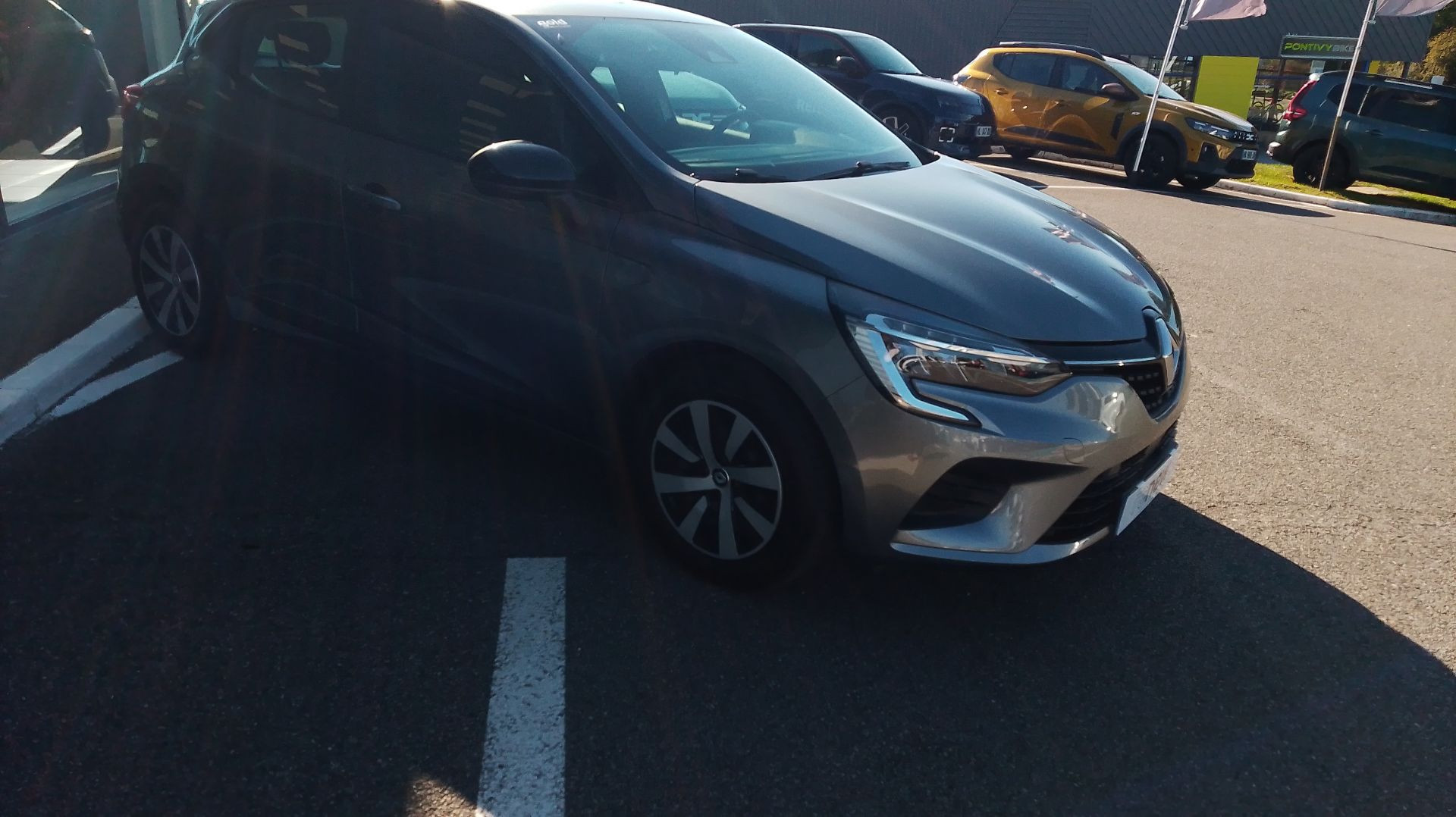 Vente en ligne Renault Clio 5 Clio TCe 90 au prix de 14 490 €