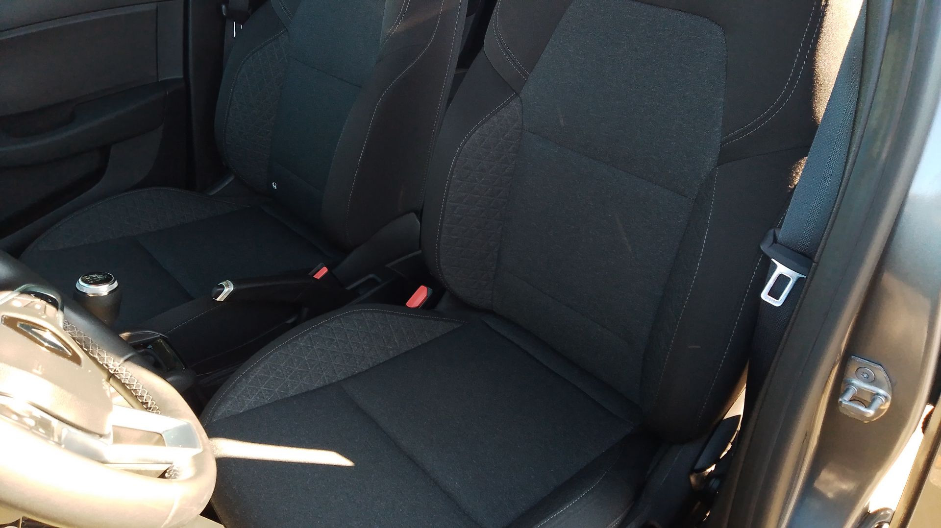 Vente en ligne Renault Clio 5 Clio TCe 90 au prix de 14 490 €