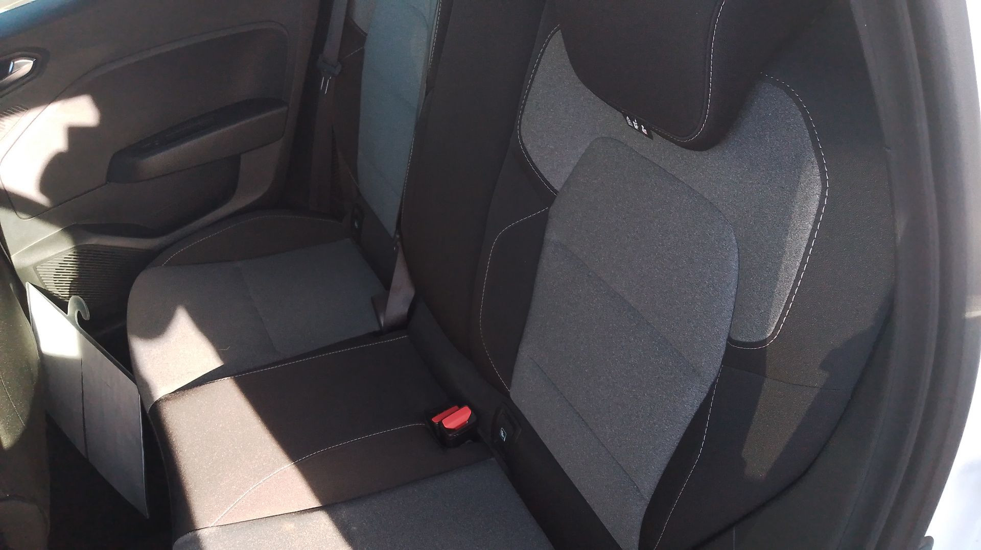 Vente en ligne Renault Clio 5 Clio E-Tech full hybrid 145 ch GSR2 au prix de 18 490 €