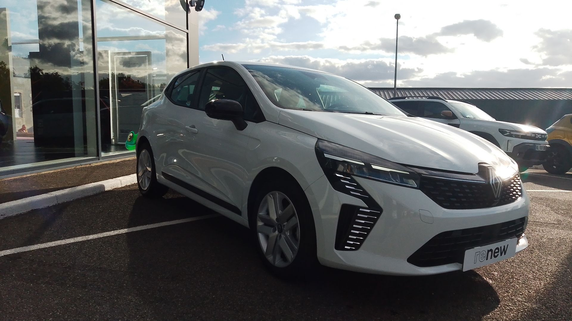 Vente en ligne Renault Clio 5 Clio E-Tech full hybrid 145 ch GSR2 au prix de 18 490 €