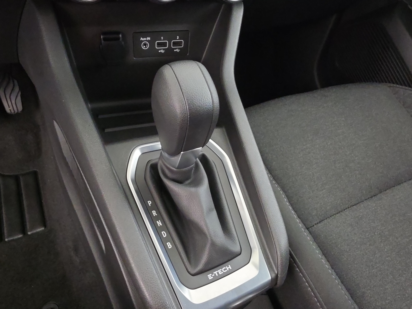 Vente en ligne Renault Clio 5 Clio E-Tech 140 - 21 au prix de 13 490 €