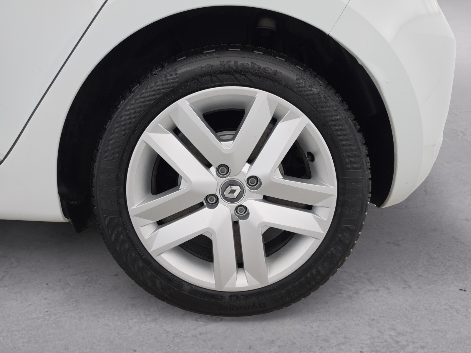 Vente en ligne Renault Clio 5 Clio E-Tech 140 - 21 au prix de 13 490 €