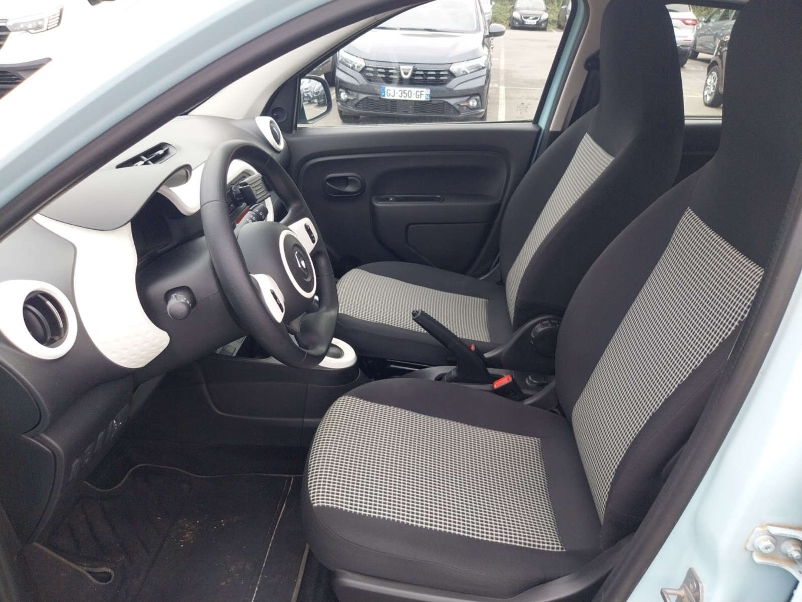 Vente en ligne Renault Twingo Electrique Twingo III E-Tech au prix de 12 990 €