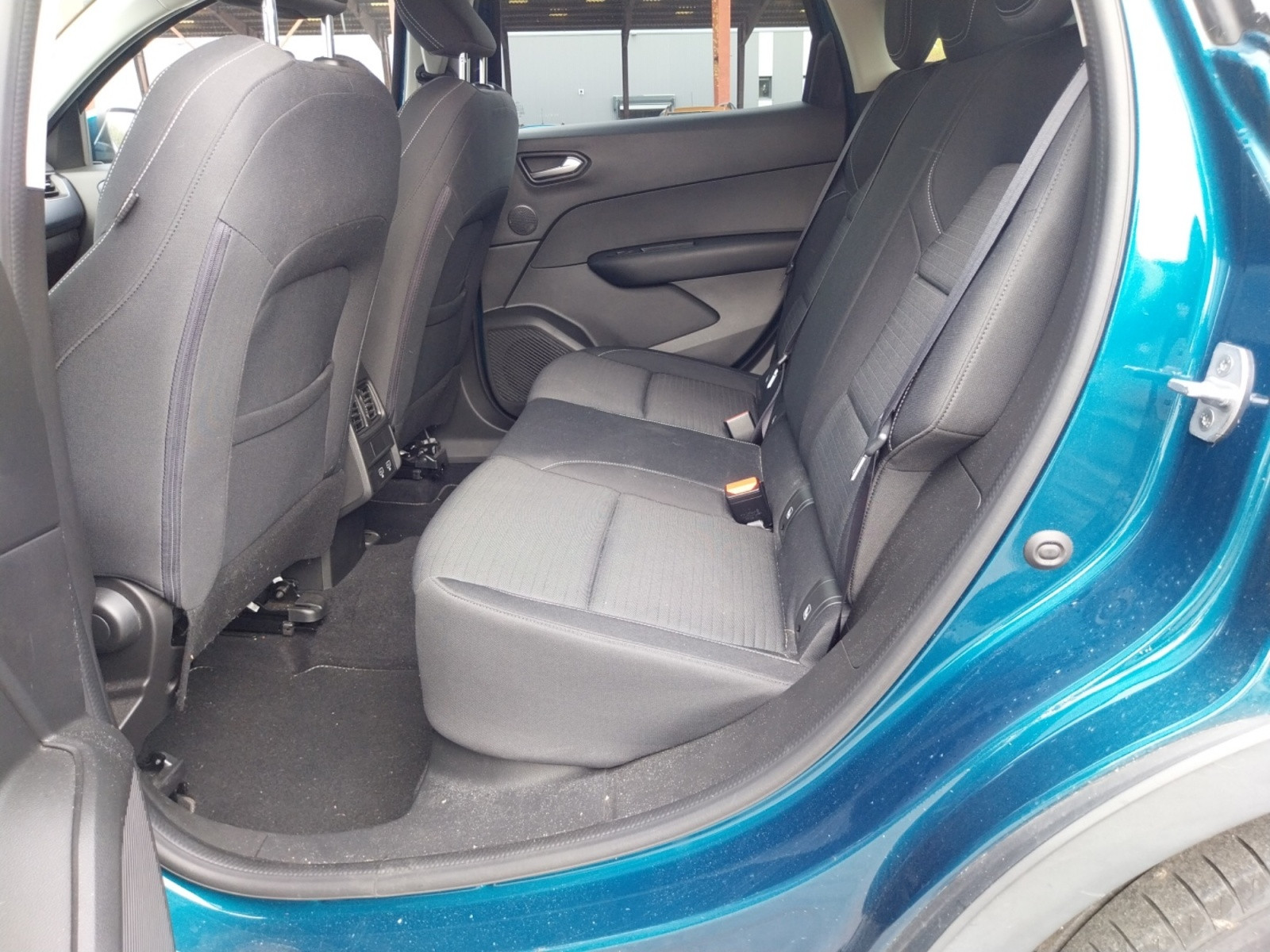 Vente en ligne Renault Arkana  E-Tech full hybrid 145 GSR2 au prix de 18 990 €