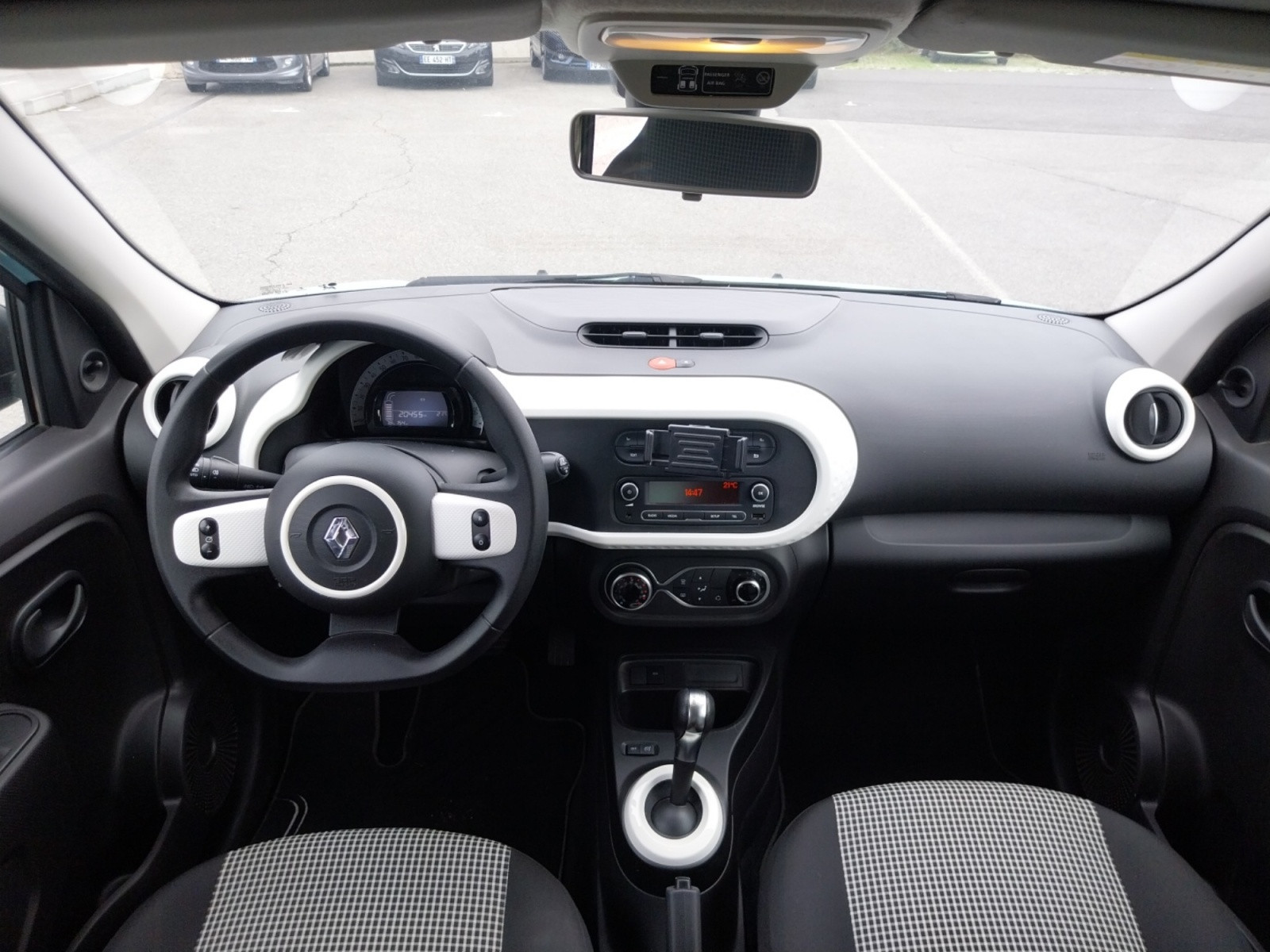 Vente en ligne Renault Twingo Electrique Twingo III E-Tech au prix de 12 990 €