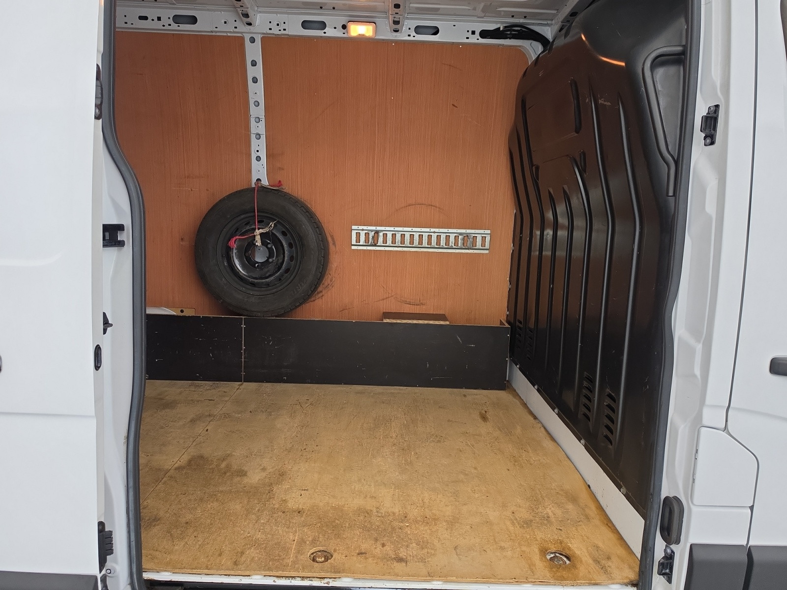 Vente en ligne Renault Master Fourgon MASTER FGN TRAC F3500 L2H2 BLUE DCI 135 au prix de 19 290 €