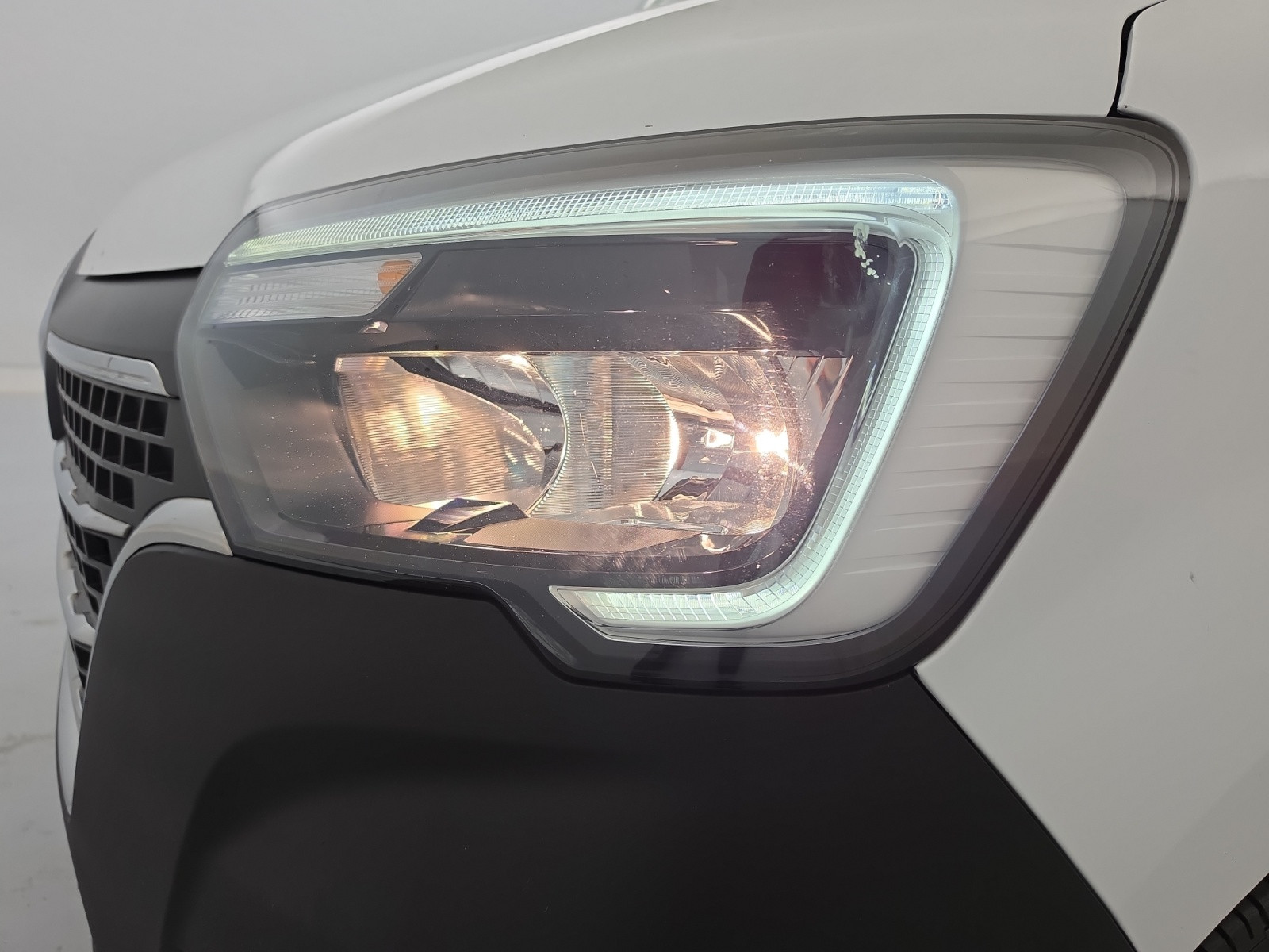 Vente en ligne Renault Master Fourgon MASTER FGN TRAC F3500 L2H2 BLUE DCI 135 au prix de 19 290 €