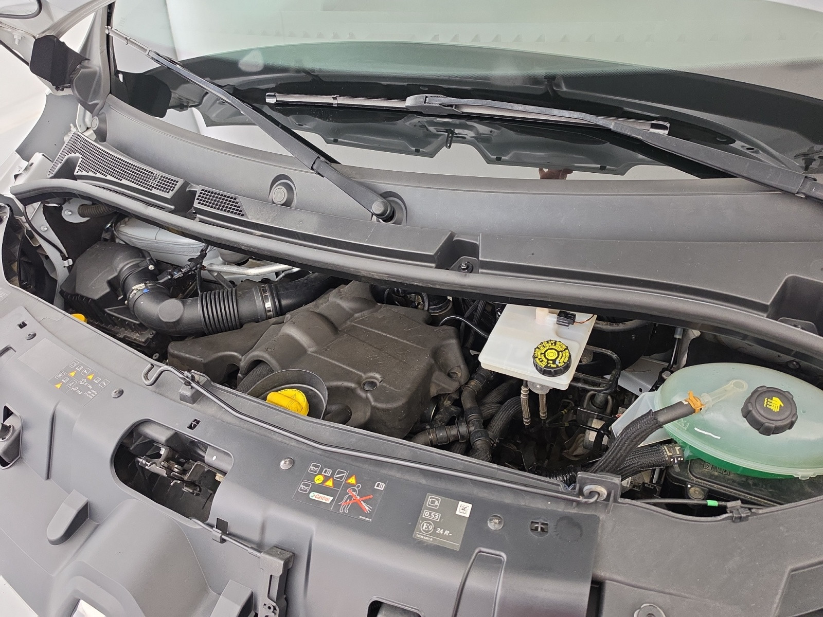 Vente en ligne Renault Master Fourgon MASTER FGN TRAC F3500 L2H2 BLUE DCI 135 au prix de 19 290 €