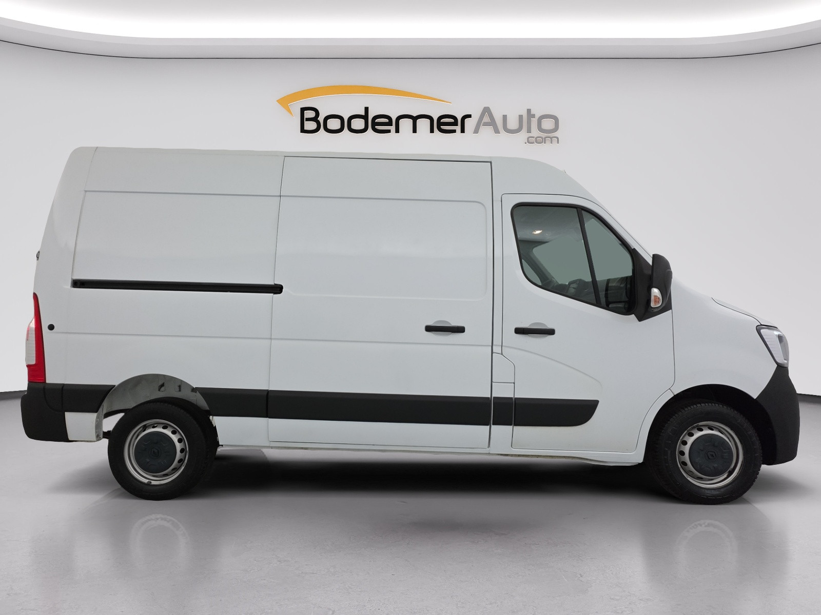 Vente en ligne Renault Master Fourgon MASTER FGN TRAC F3500 L2H2 BLUE DCI 135 au prix de 19 290 €