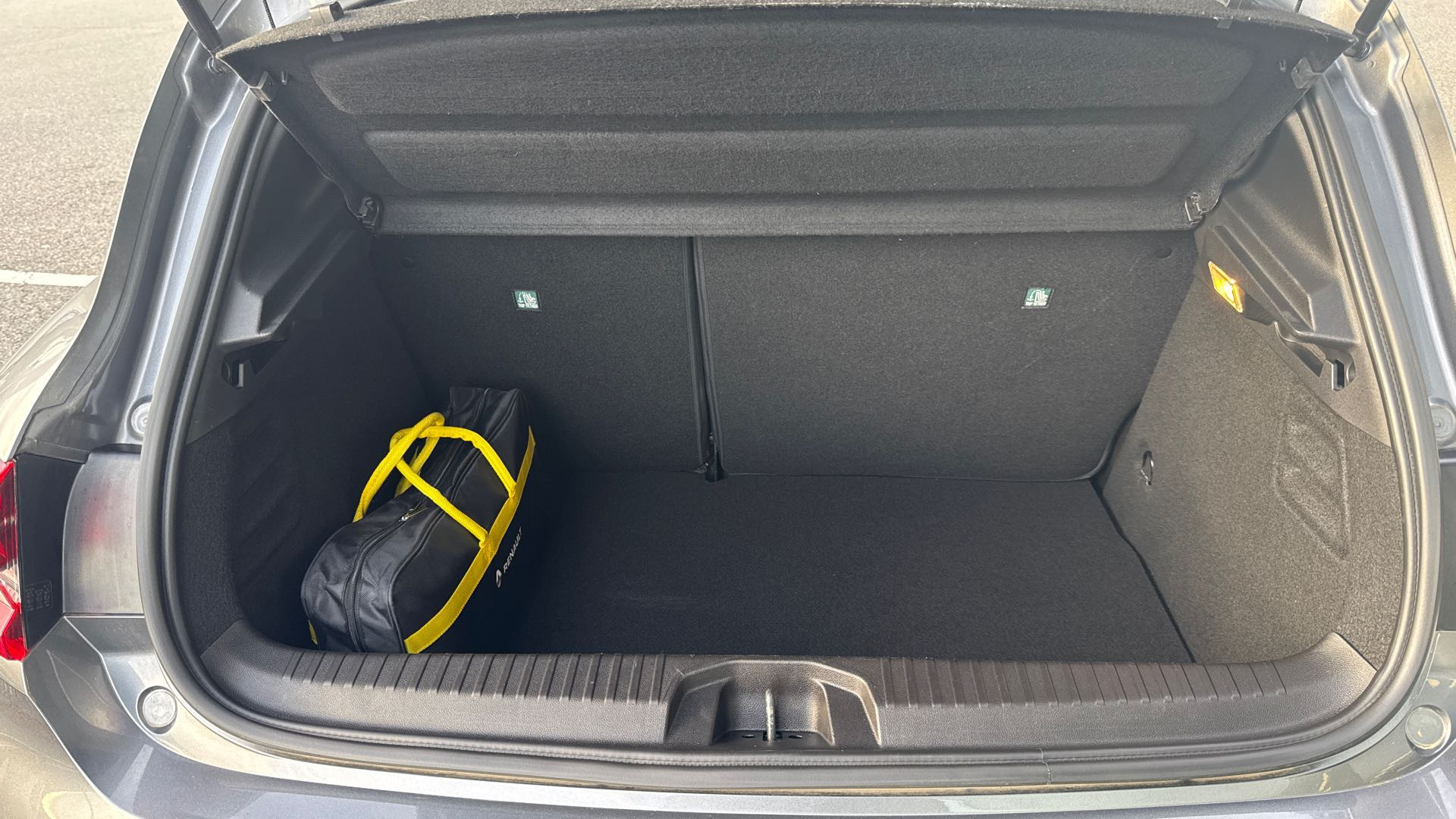 Vente en ligne Renault Clio 5 Clio E-Tech hybride 145 au prix de 16 990 €