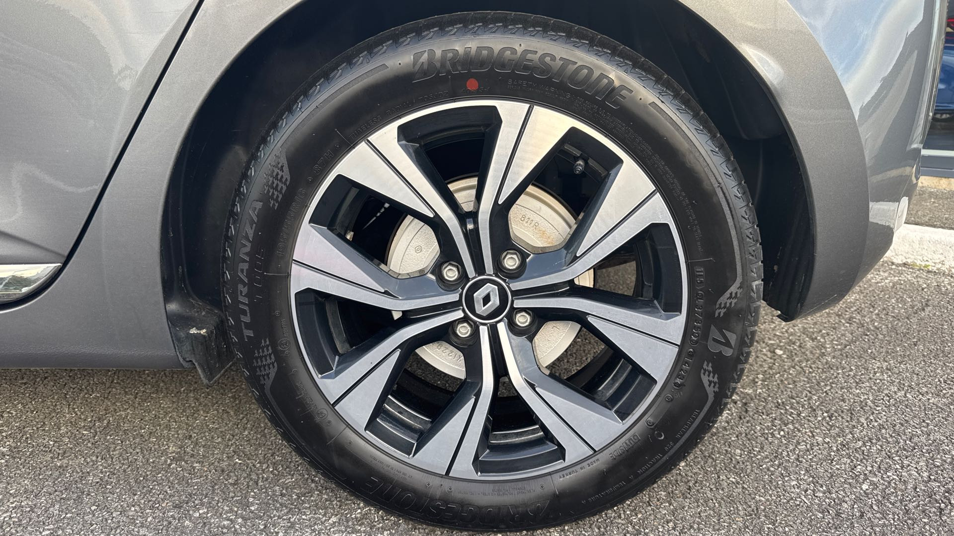 Vente en ligne Renault Clio 5 Clio E-Tech hybride 145 au prix de 16 990 €