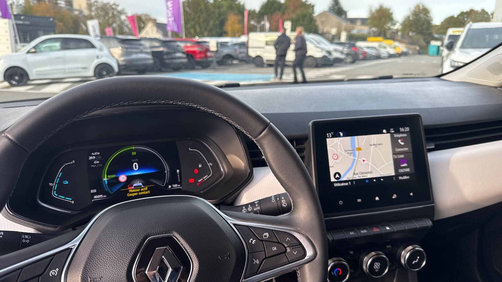 Vente en ligne Renault Clio 5 Clio E-Tech hybride 145 au prix de 16 990 €