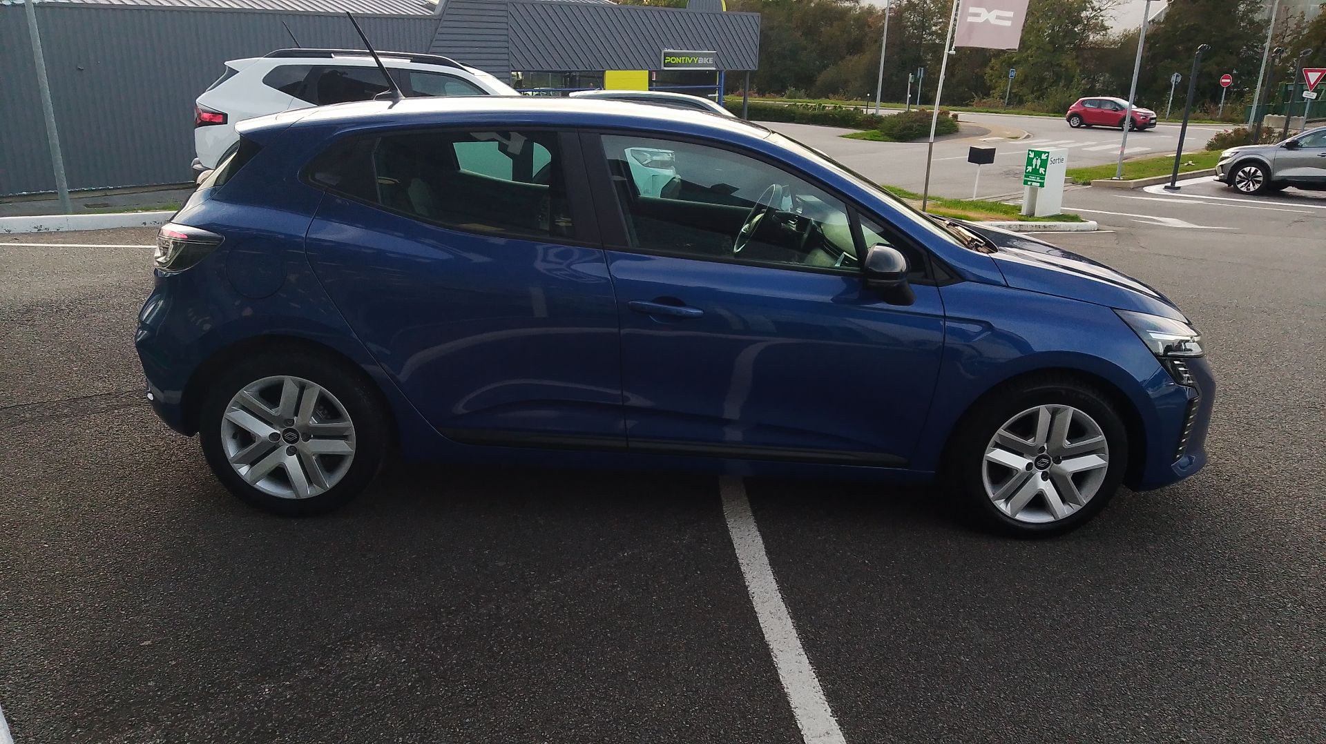 Vente en ligne Renault Clio 5 Clio TCe 100 GPL au prix de 14 490 €