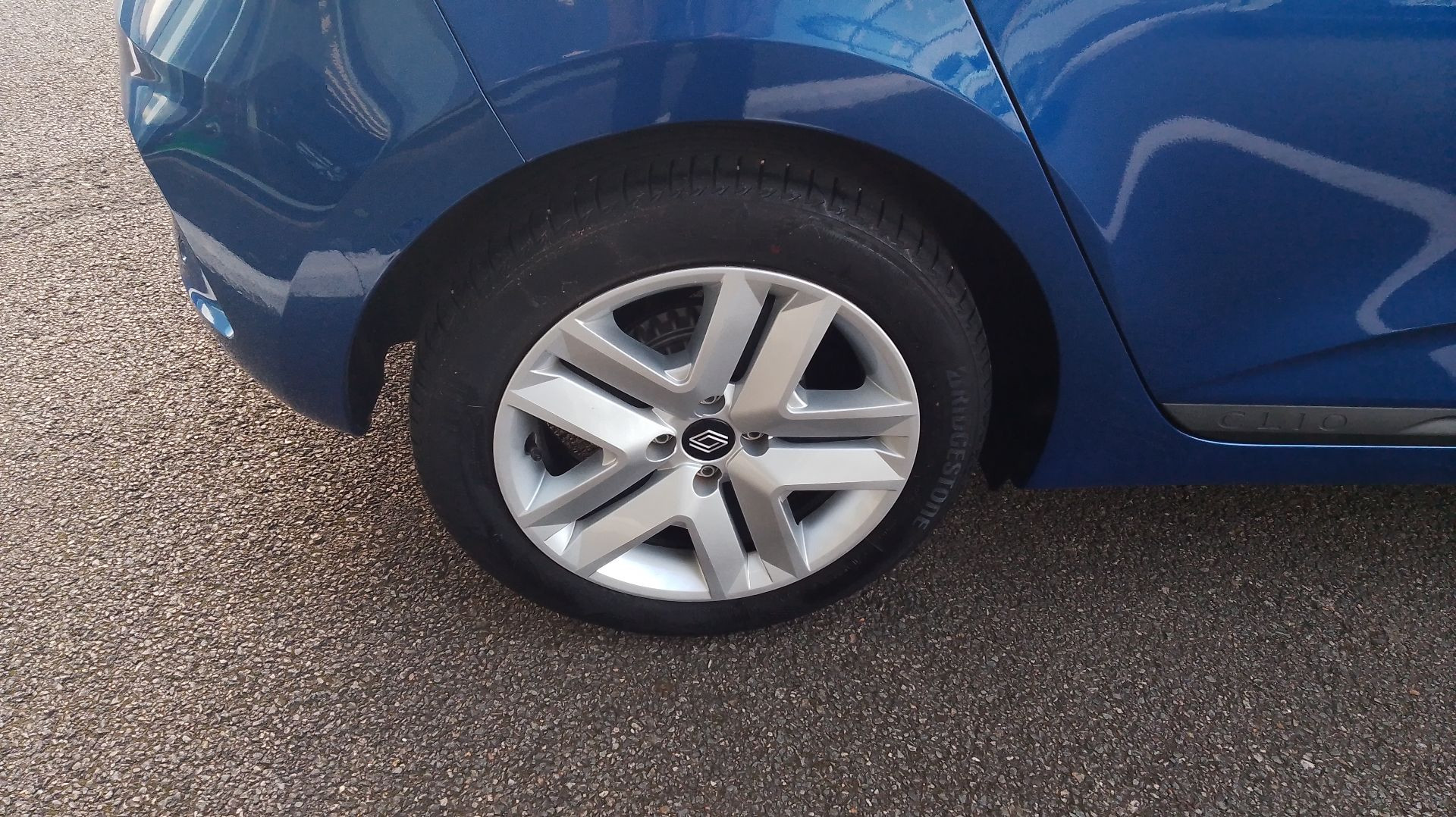 Vente en ligne Renault Clio 5 Clio TCe 100 GPL au prix de 14 490 €