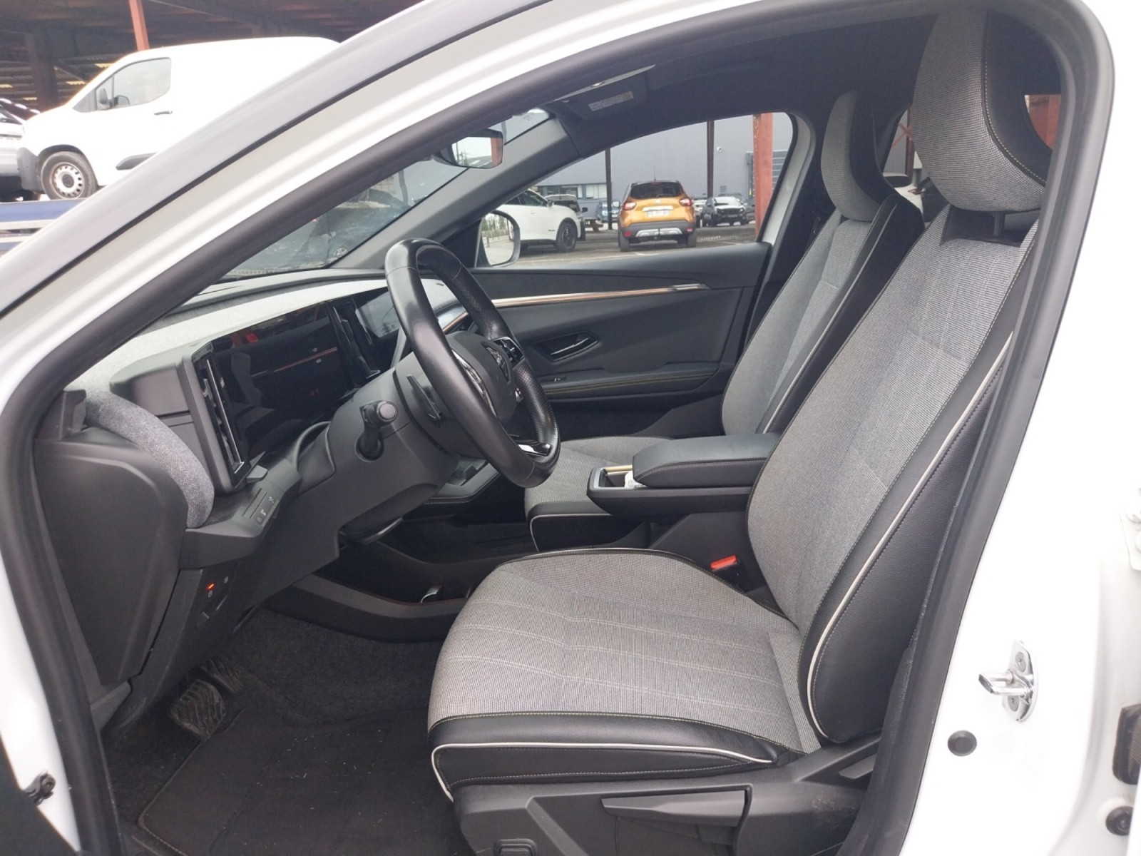 Vente en ligne Renault Megane E-Tech  EV60 220 ch super charge au prix de 22 990 €