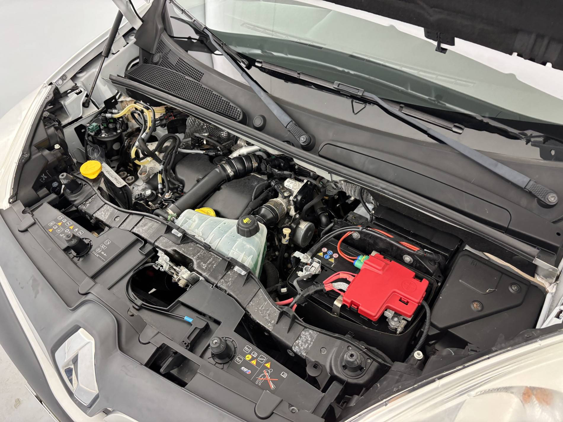 Vente en ligne Renault Kangoo Express  1.5 DCI 75 E6 au prix de 12 990 €