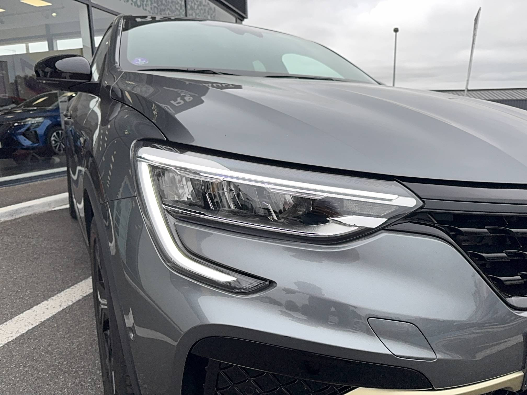 Vente en ligne Renault Arkana  E-Tech hybride 145 - 22 au prix de 21 990 €