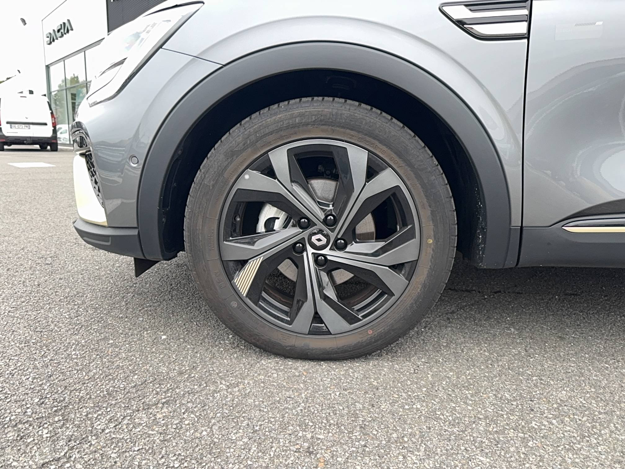 Vente en ligne Renault Arkana  E-Tech hybride 145 - 22 au prix de 21 990 €