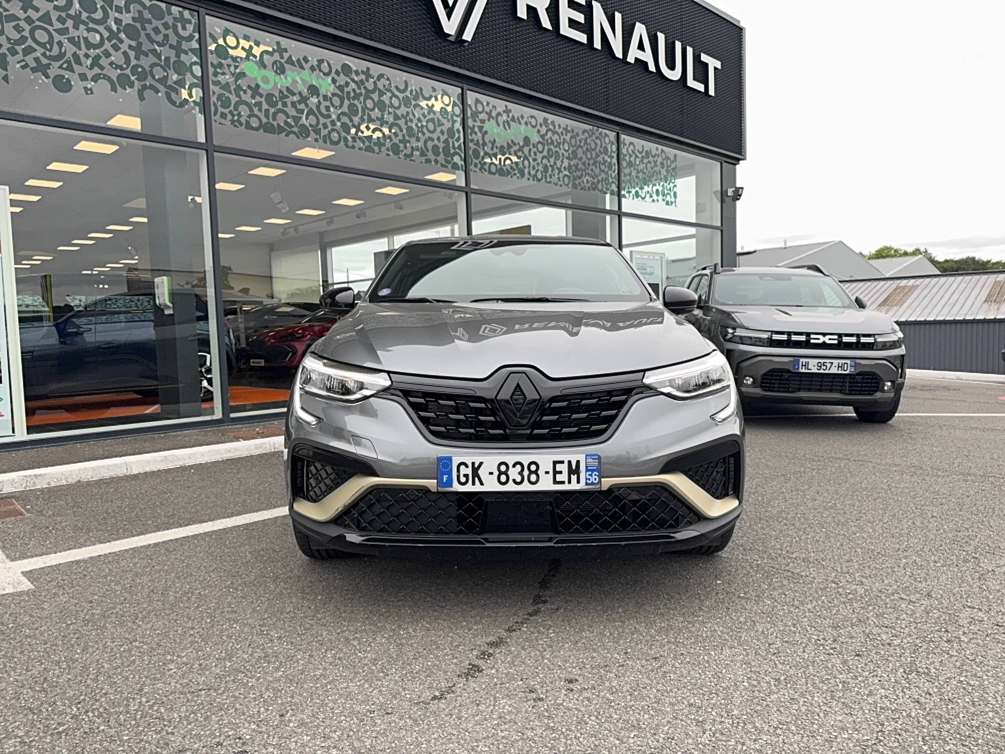 Vente en ligne Renault Arkana  E-Tech hybride 145 - 22 au prix de 21 990 €