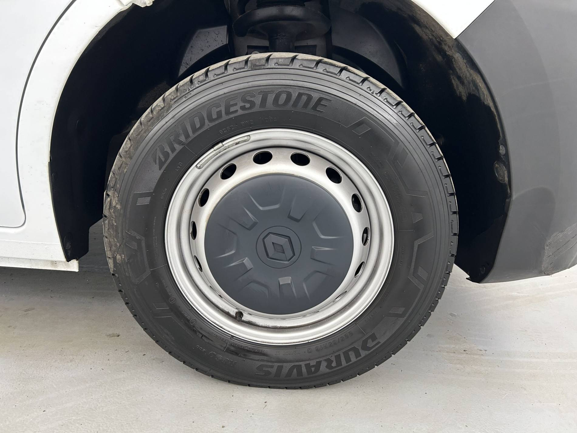 Vente en ligne Renault Master Fourgon MASTER FGN TRAC F3500 L2H2 BLUE DCI 135 au prix de 21 990 €