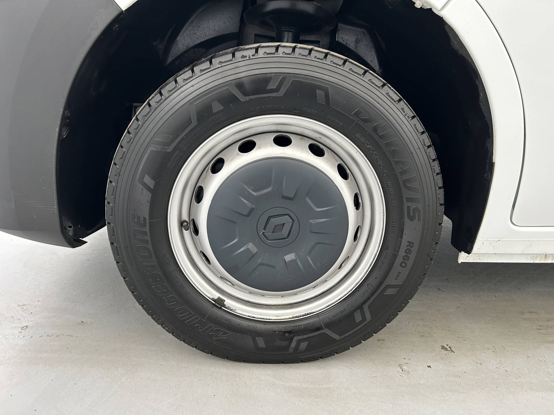 Vente en ligne Renault Master Fourgon MASTER FGN TRAC F3500 L2H2 BLUE DCI 135 au prix de 21 990 €