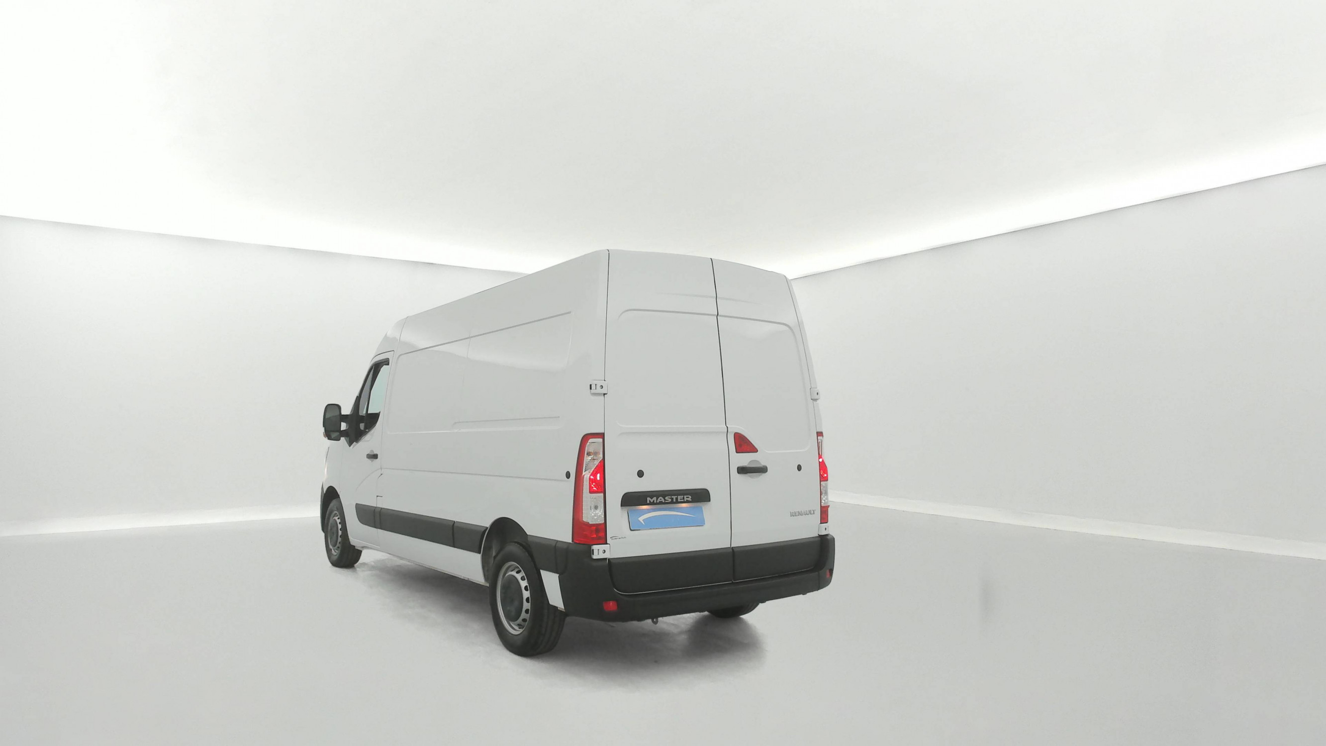 Vente en ligne Renault Master Fourgon MASTER FGN TRAC F3500 L2H2 BLUE DCI 135 au prix de 21 990 €