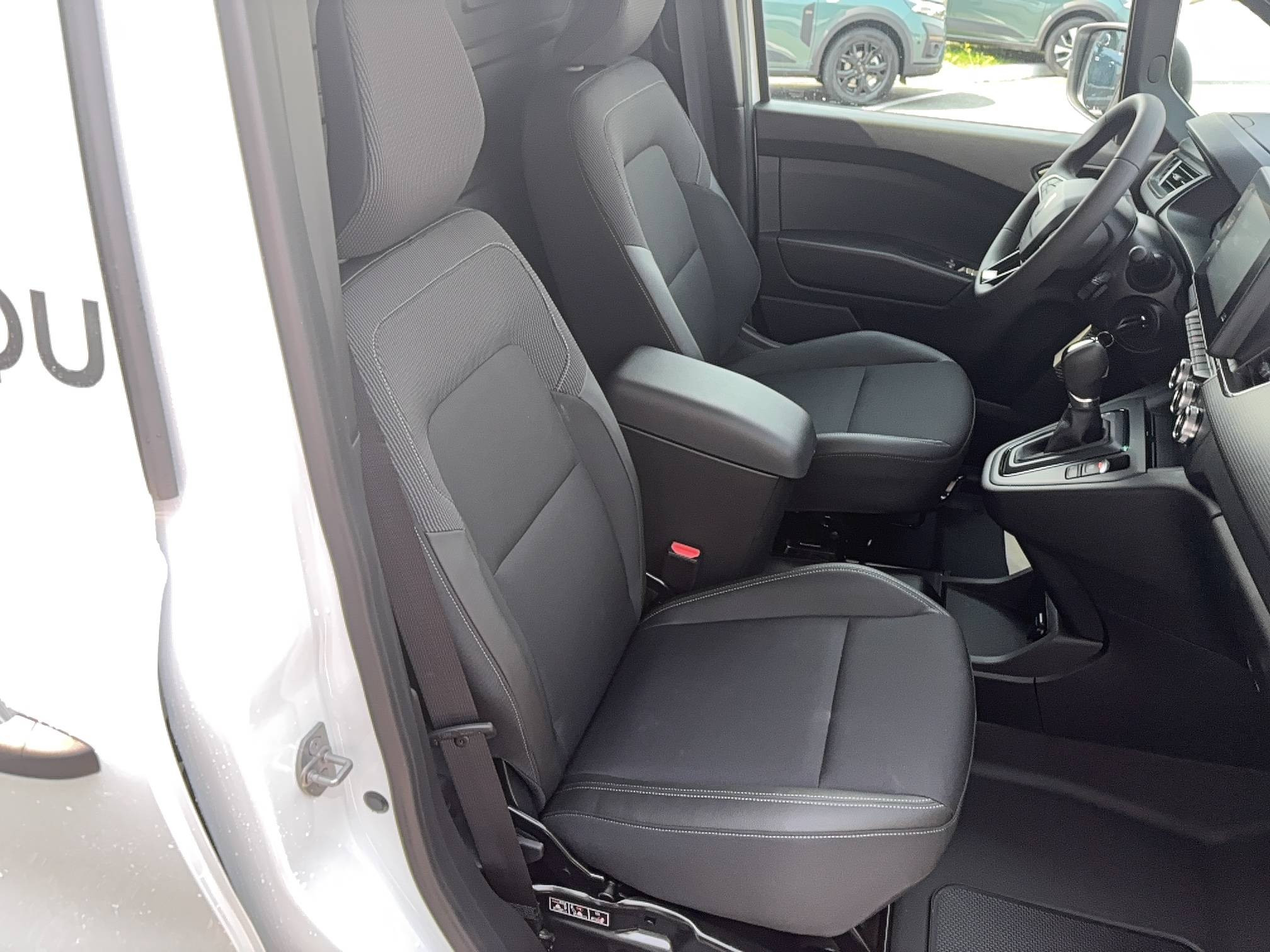 Vente en ligne Renault Kangoo Van E-Tech  FG TOLE L1 AC11 GSR2 au prix de 28 500 €