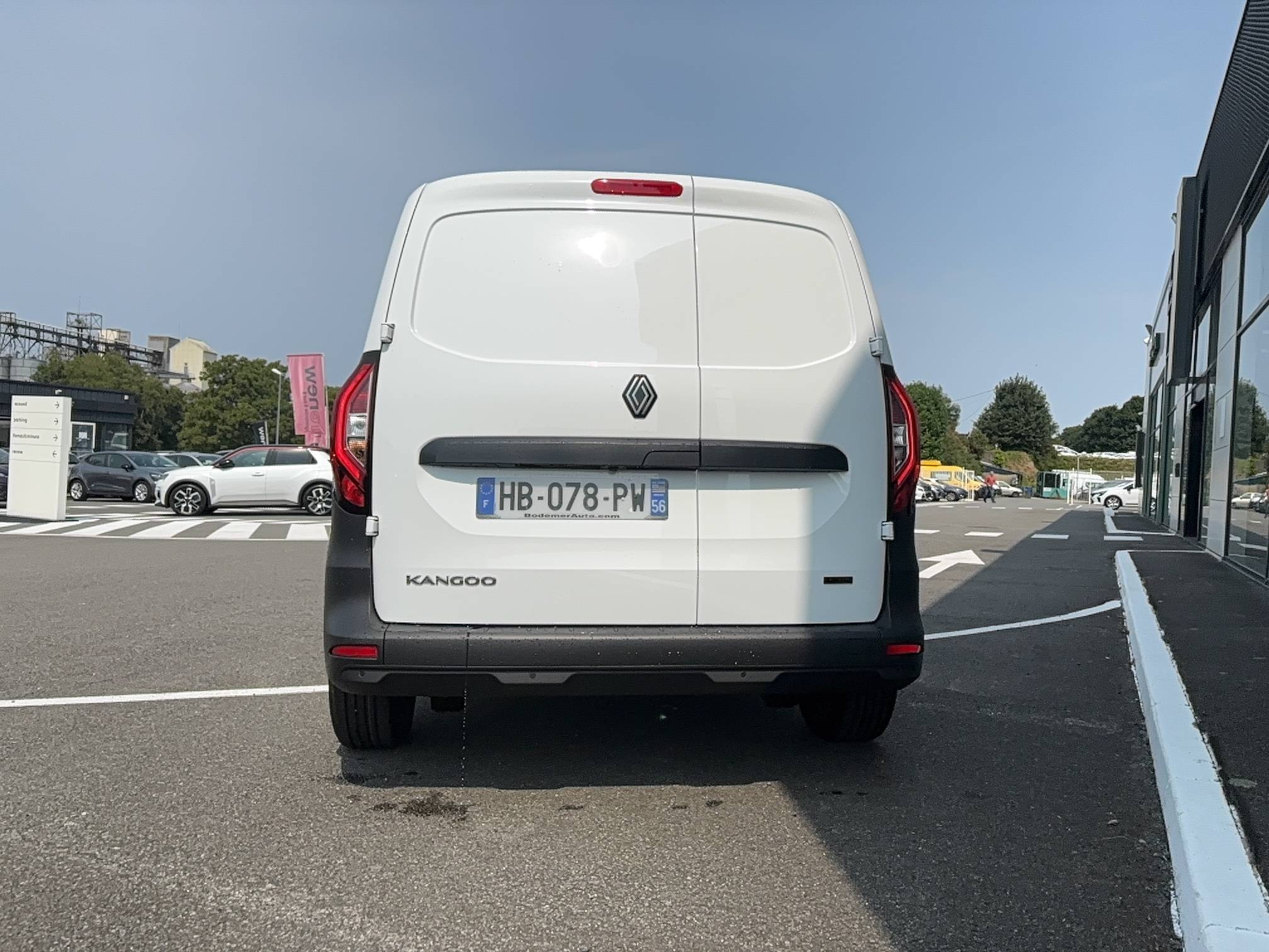 Vente en ligne Renault Kangoo Van E-Tech  FG TOLE L1 AC11 GSR2 au prix de 28 500 €