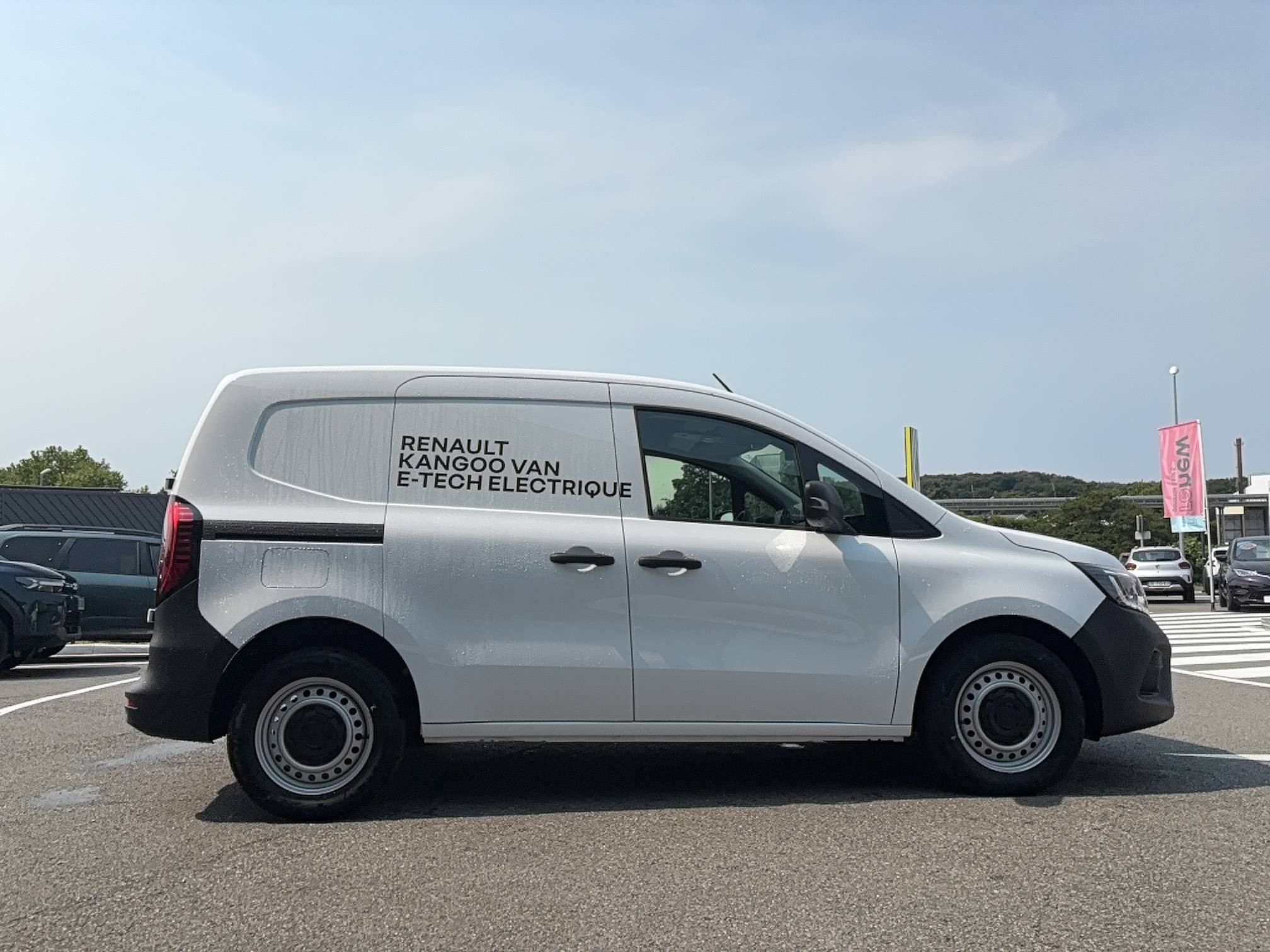 Vente en ligne Renault Kangoo Van E-Tech  FG TOLE L1 AC11 GSR2 au prix de 28 500 €