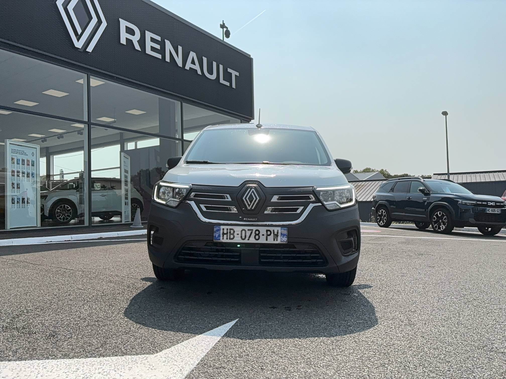 Vente en ligne Renault Kangoo Van E-Tech  FG TOLE L1 AC11 GSR2 au prix de 28 500 €