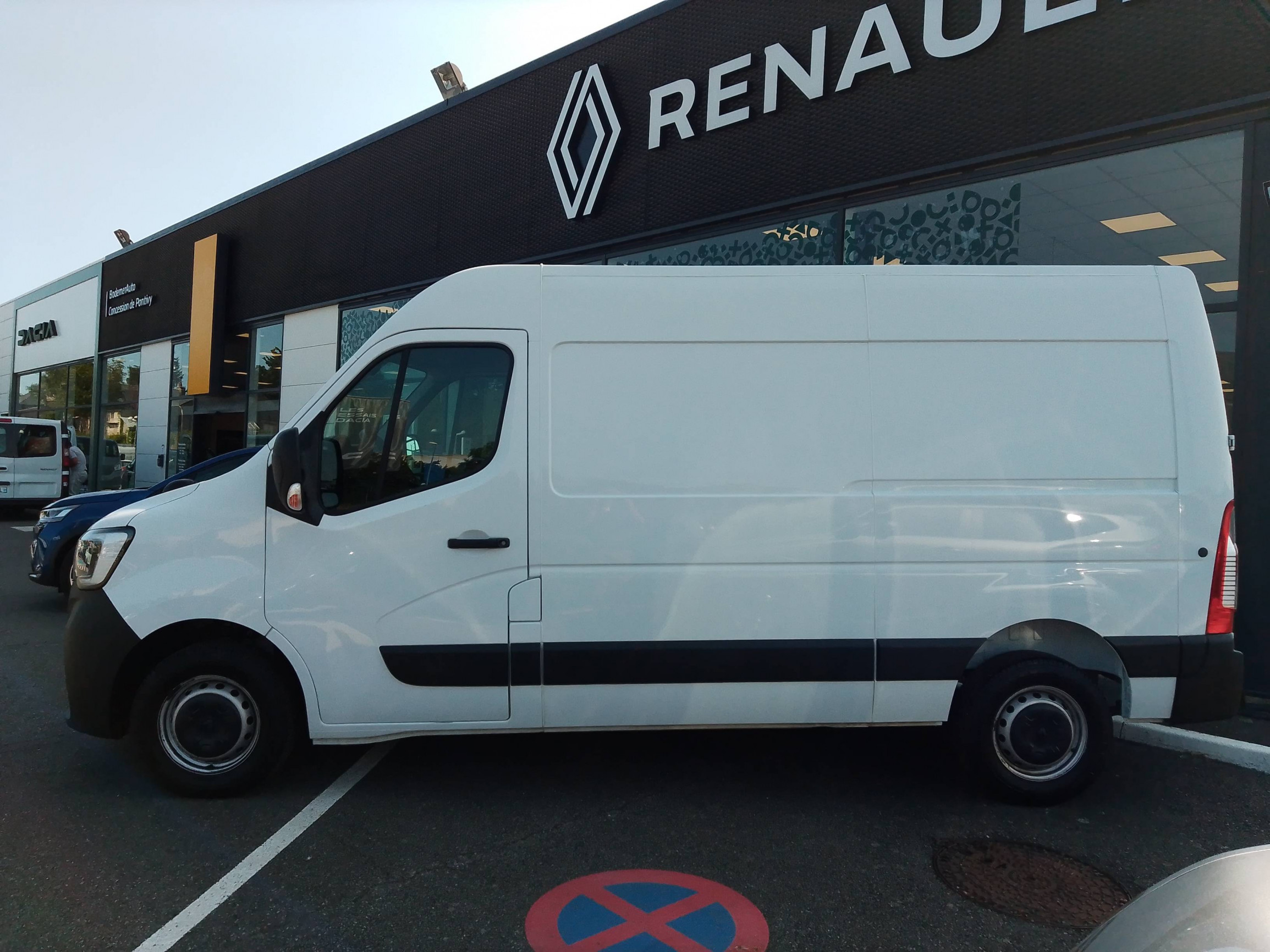 Renault Master Fourgon MASTER FGN TRAC F3500 L2H2 BLUE DCI 135 occasion de 2023 en vente à Pontivy
