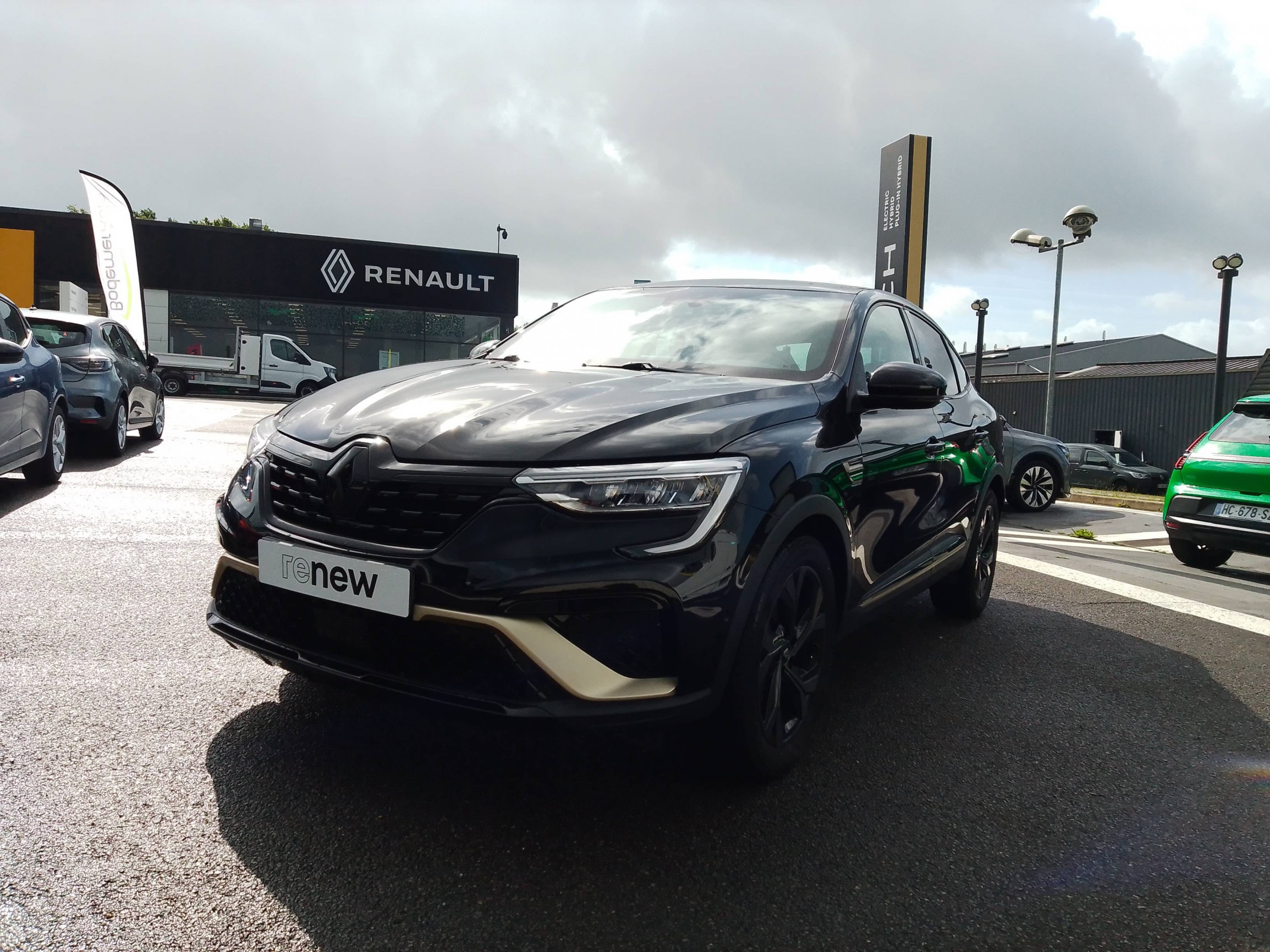 Renault Arkana  E-Tech hybride 145 - 22 occasion de 2023 en vente à Pontivy