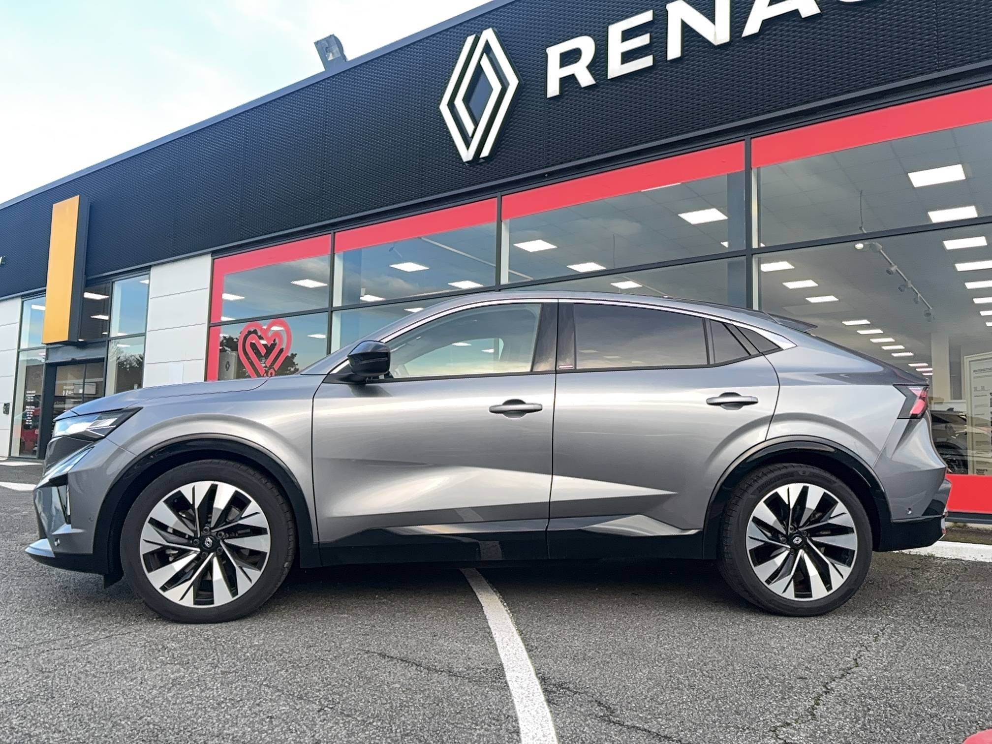 Renault Rafale  E-Tech full hybrid 200ch occasion de 2025 en vente à Pontivy