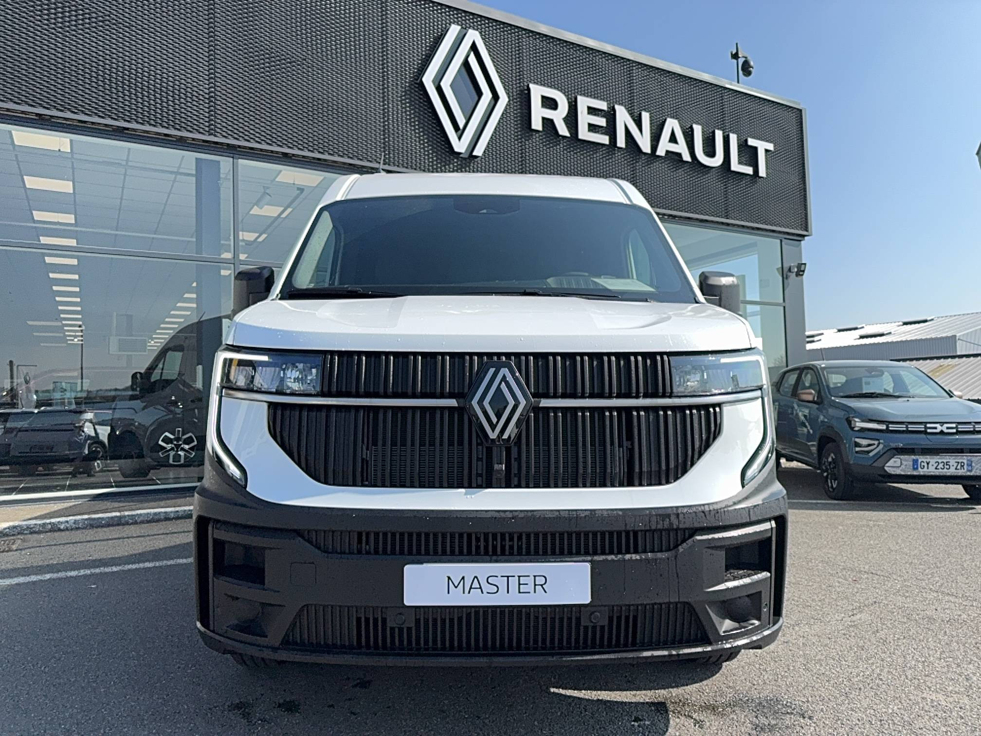 Vente en ligne Renault Master E-Tech MASTER ELECTRIQUE FGN L2H2 3T5 GRANDE AUTONOMIE au prix de 49 930 €