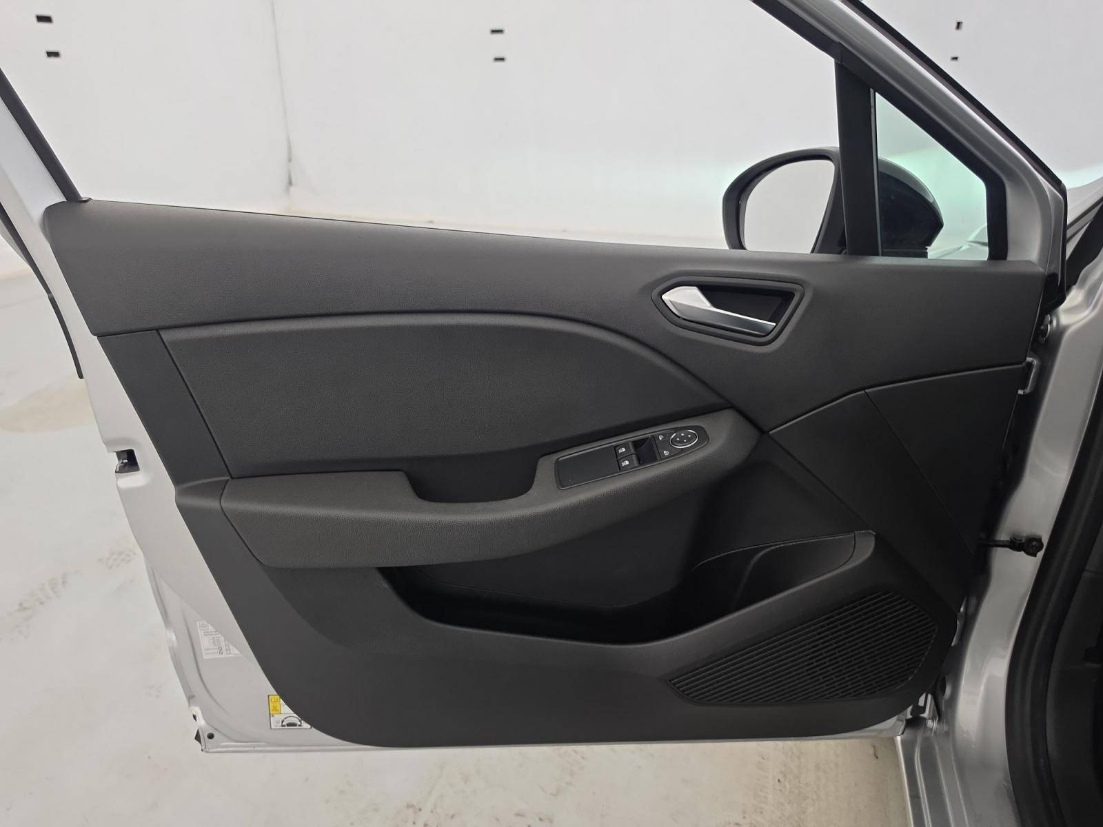 Vente en ligne Renault Clio 5 Clio TCe 90 au prix de 14 290 €