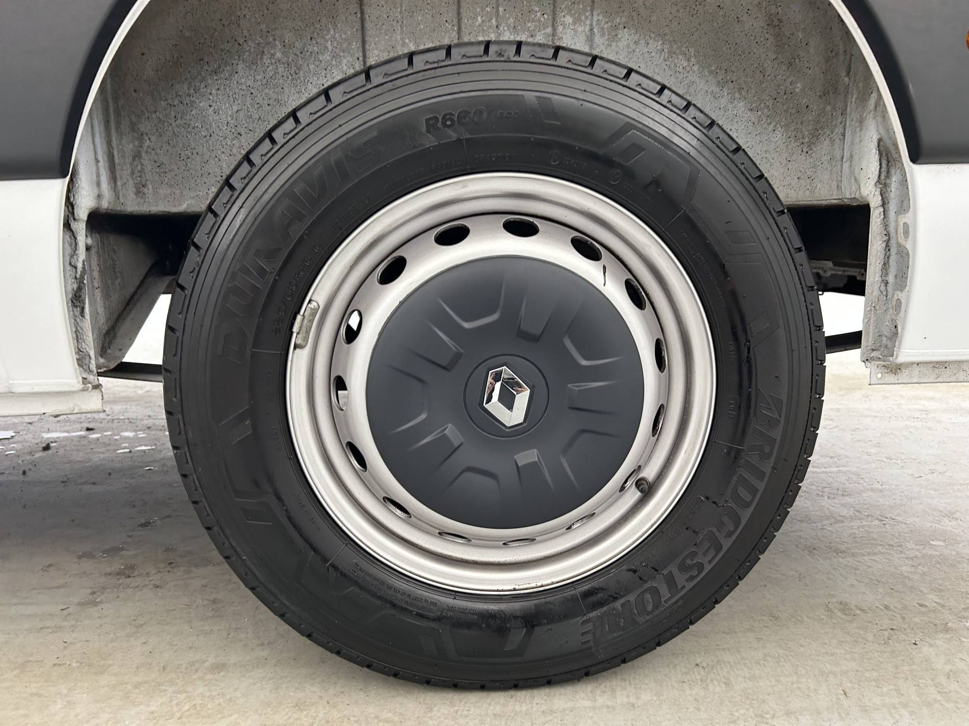 Vente en ligne Renault Master Fourgon MASTER CA TRAC F3500 L2H2 BLUE DCI 135 au prix de 24 990 €