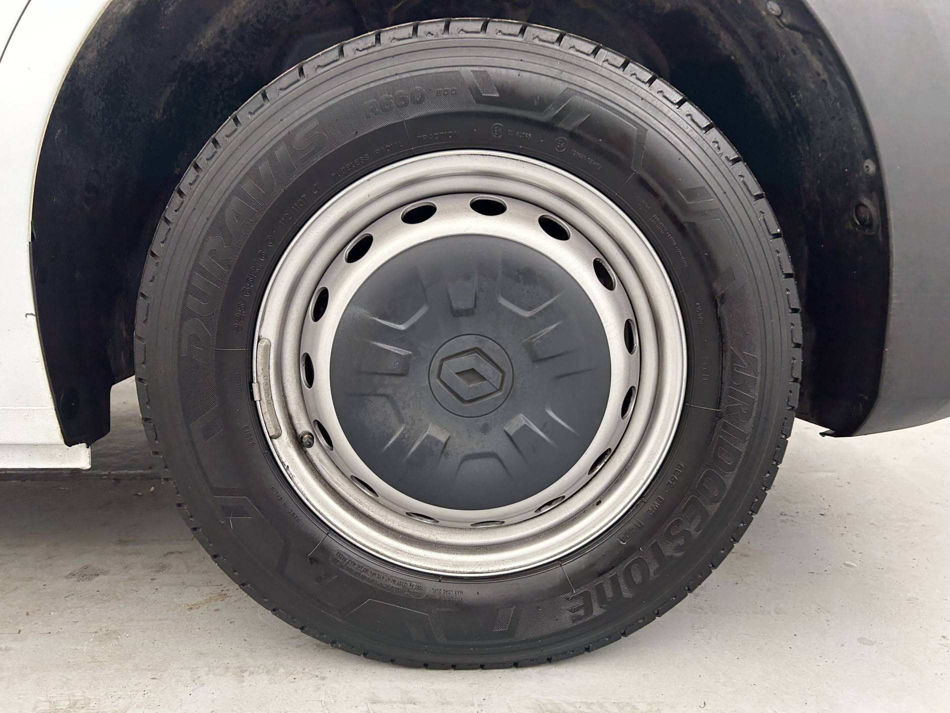 Vente en ligne Renault Master Fourgon MASTER CA TRAC F3500 L2H2 BLUE DCI 135 au prix de 24 990 €