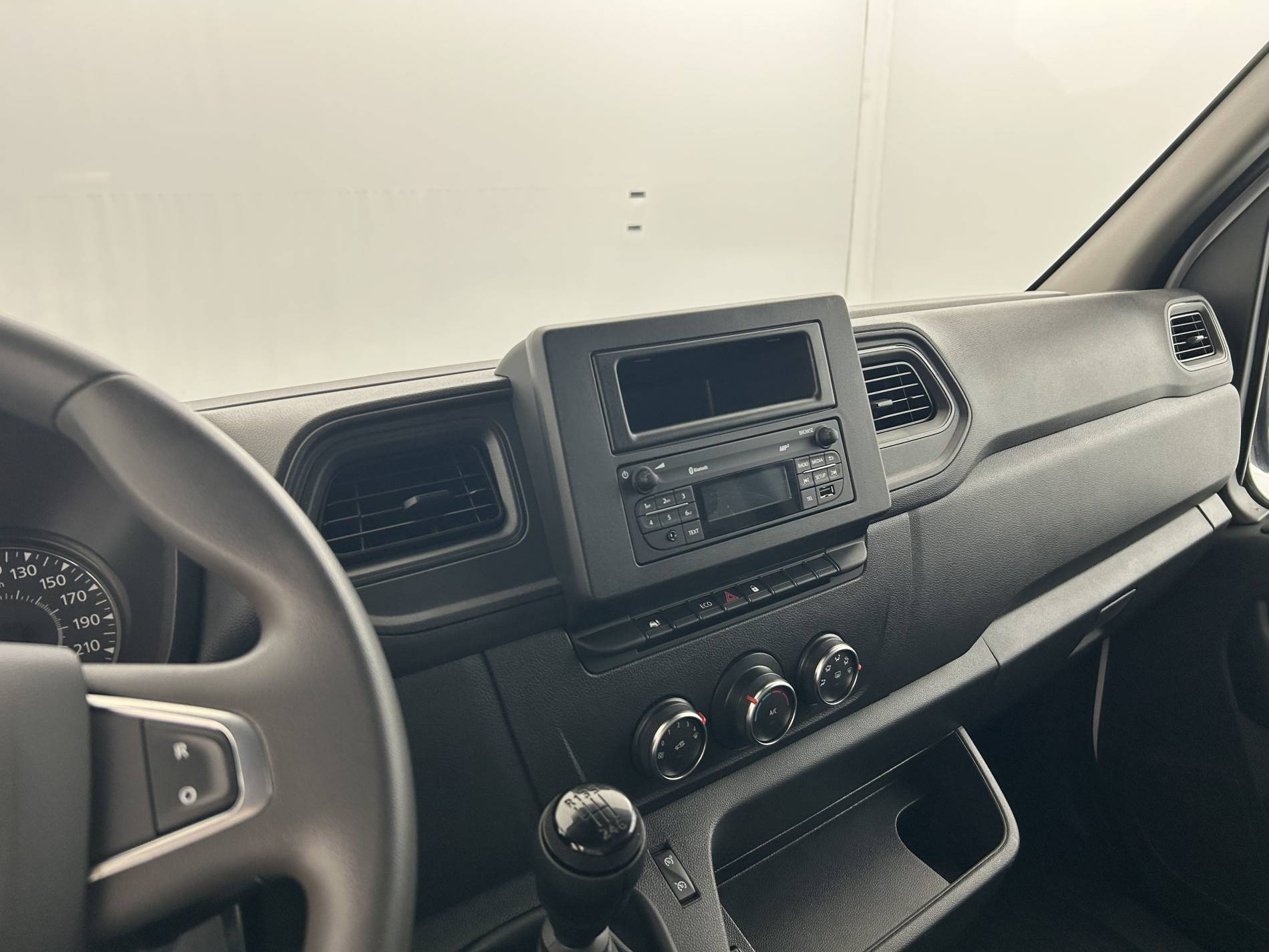 Vente en ligne Renault Master Fourgon MASTER CA TRAC F3500 L2H2 BLUE DCI 135 au prix de 24 990 €