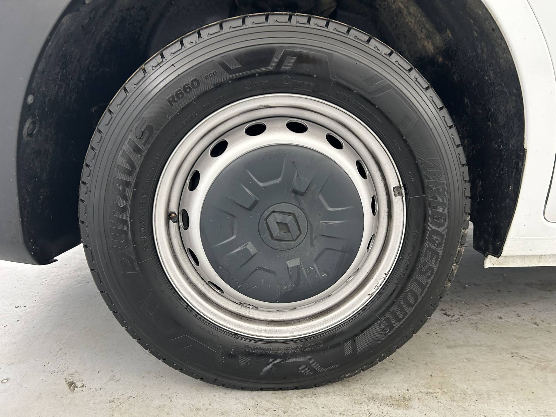 Vente en ligne Renault Master Fourgon MASTER CA TRAC F3500 L2H2 BLUE DCI 135 au prix de 24 990 €