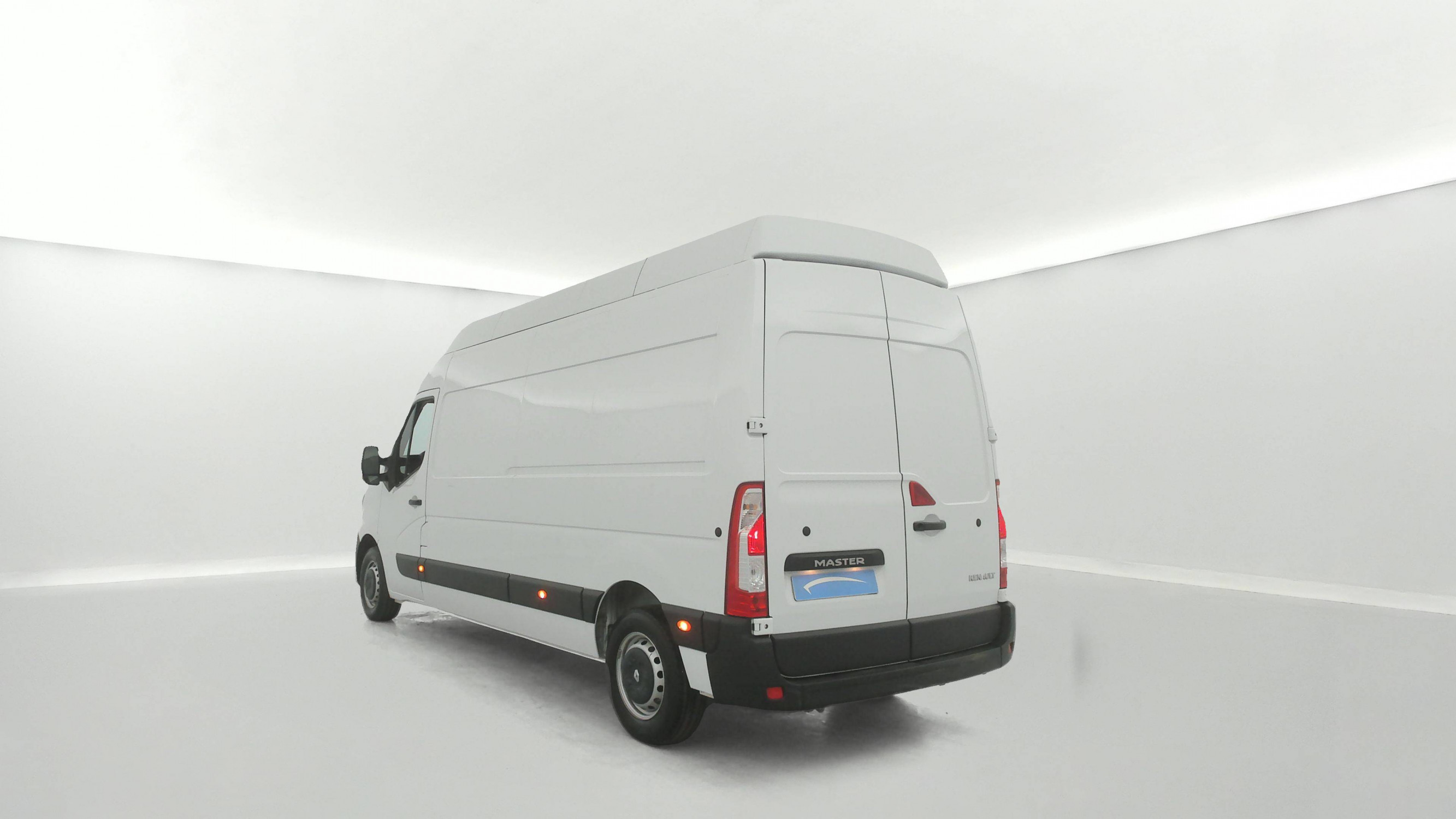 Vente en ligne Renault Master Fourgon MASTER CA TRAC F3500 L2H2 BLUE DCI 135 au prix de 24 990 €