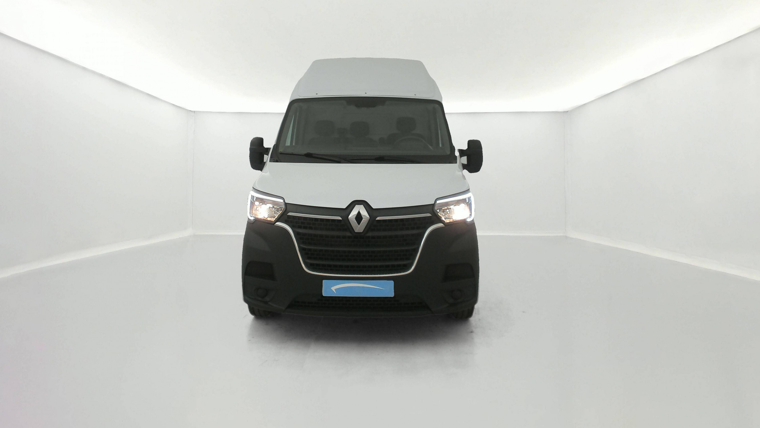 Vente en ligne Renault Master Fourgon MASTER CA TRAC F3500 L2H2 BLUE DCI 135 au prix de 24 990 €