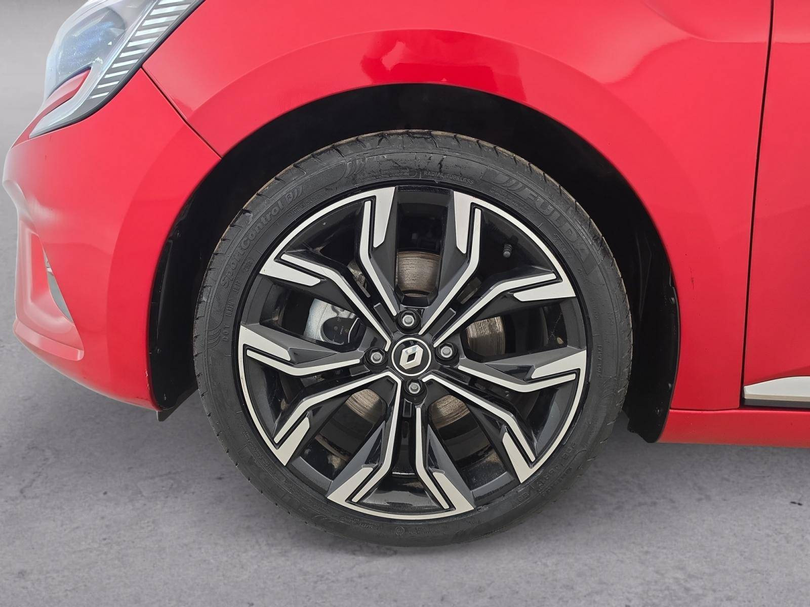 Vente en ligne Renault Clio 5 Clio E-Tech full hybrid 145 au prix de 17 490 €