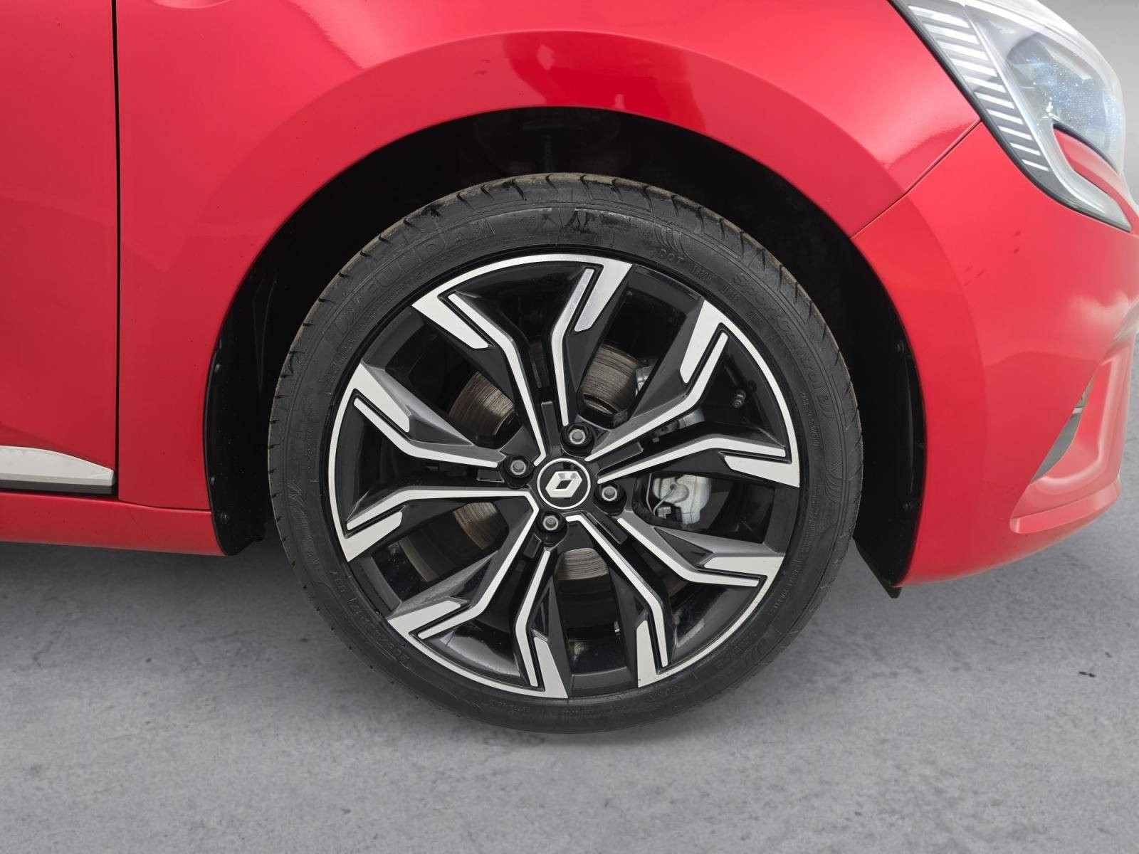 Vente en ligne Renault Clio 5 Clio E-Tech full hybrid 145 au prix de 17 490 €