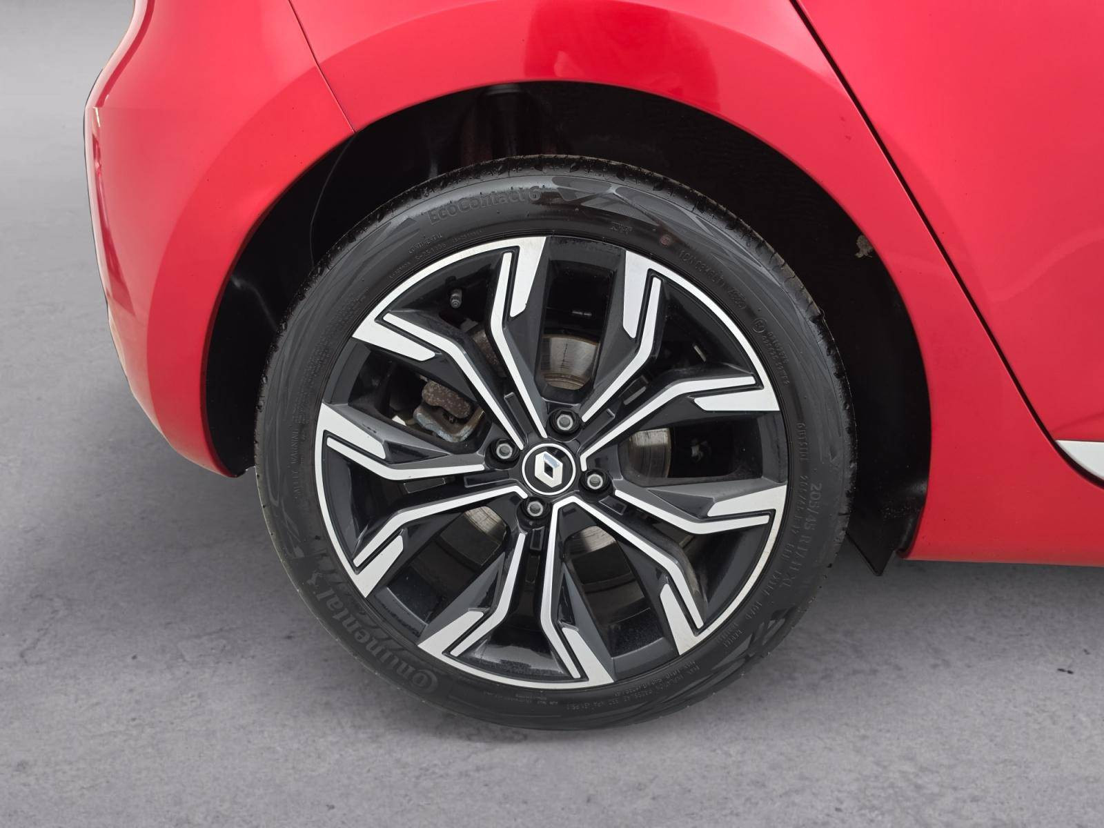Vente en ligne Renault Clio 5 Clio E-Tech full hybrid 145 au prix de 17 490 €