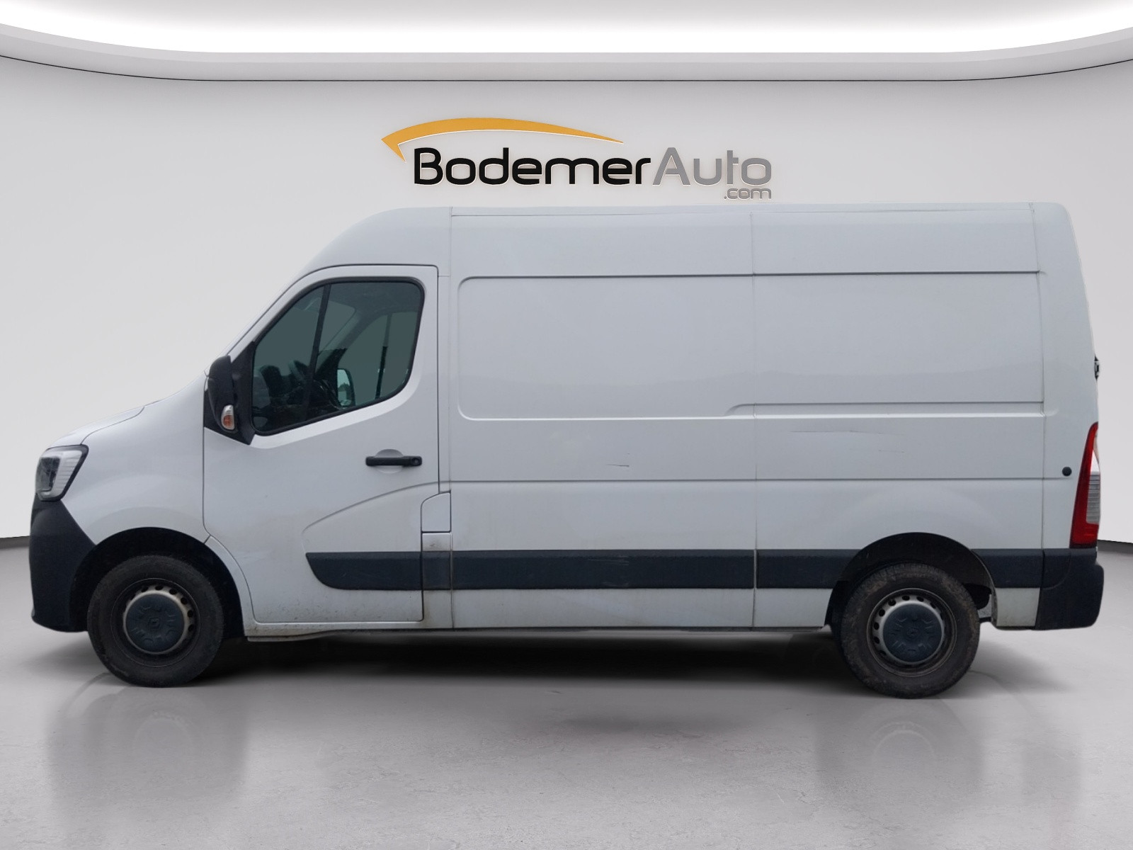 Vente en ligne Renault Master Fourgon MASTER FGN TRAC F3500 L2H2 BLUE DCI 135 au prix de 20 990 €