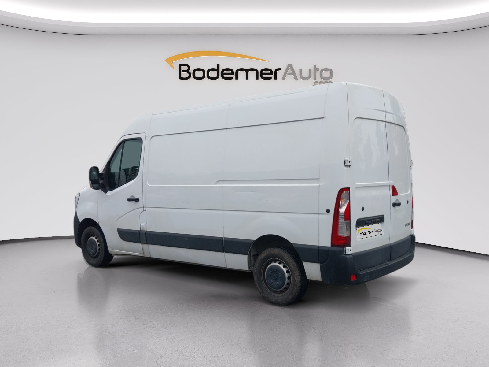 Vente en ligne Renault Master Fourgon MASTER FGN TRAC F3500 L2H2 BLUE DCI 135 au prix de 20 990 €