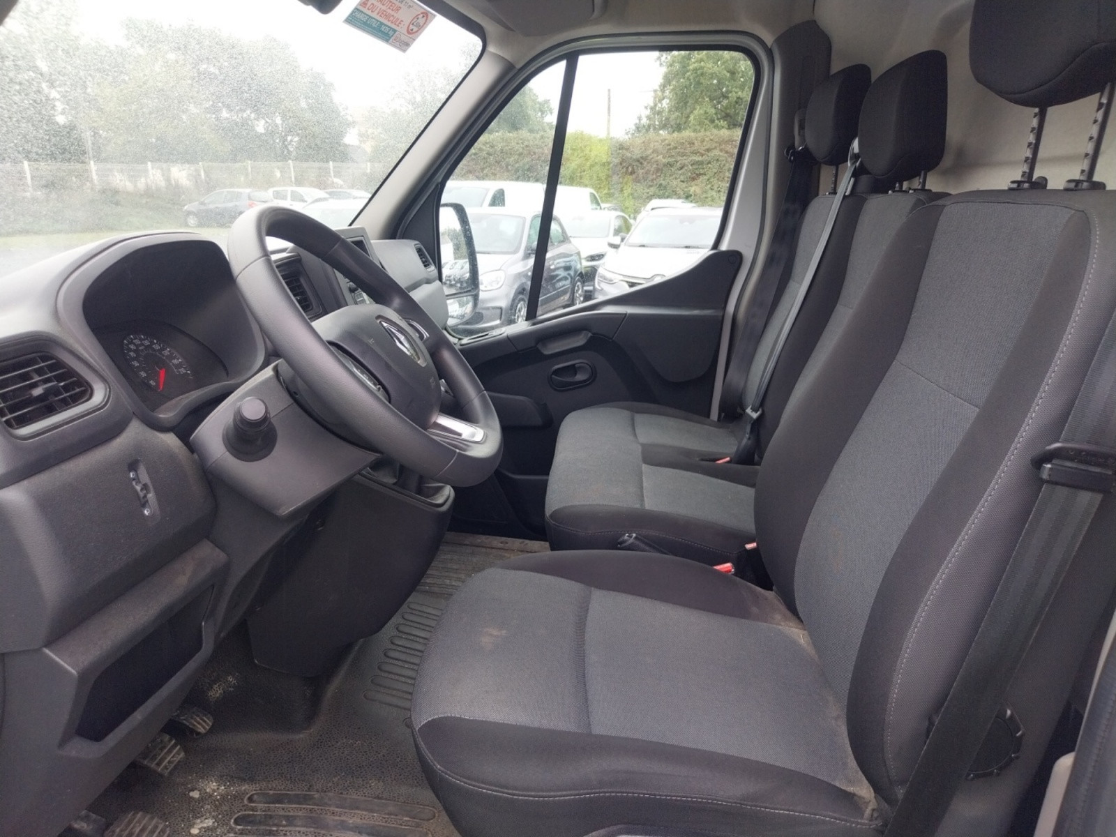 Vente en ligne Renault Master Fourgon MASTER FGN TRAC F3500 L2H2 BLUE DCI 135 au prix de 20 990 €