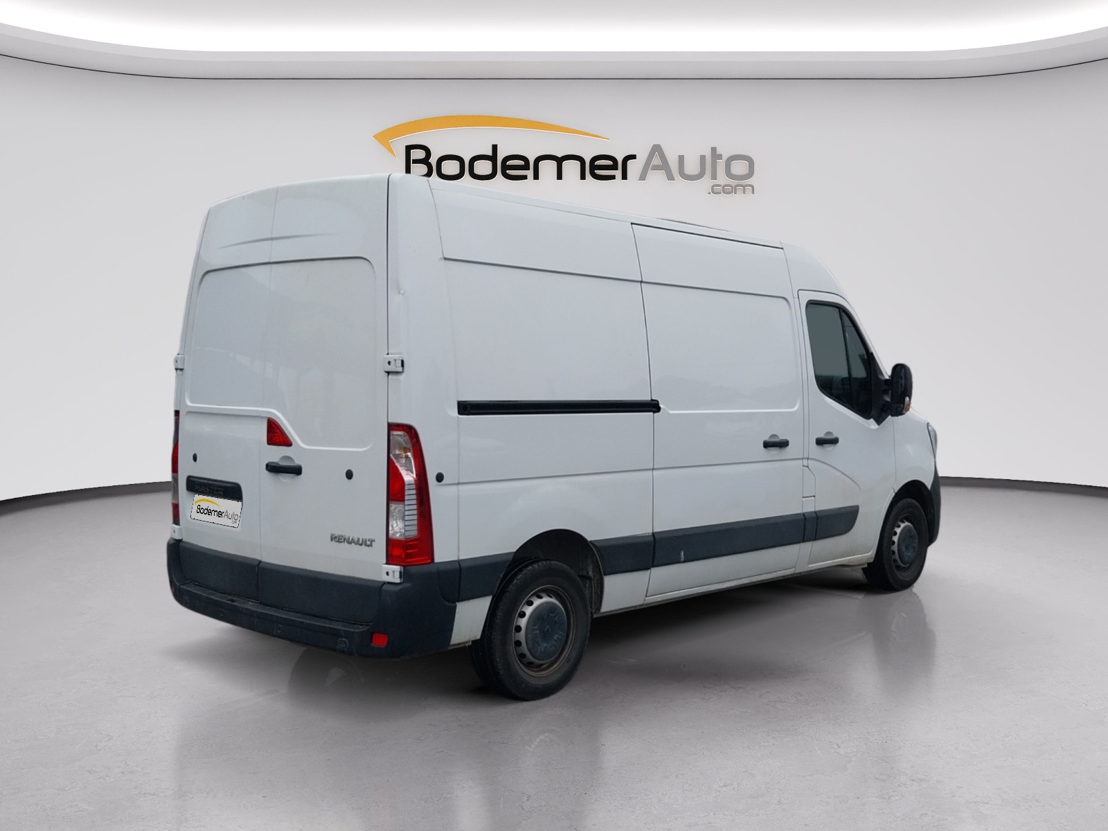 Vente en ligne Renault Master Fourgon MASTER FGN TRAC F3500 L2H2 BLUE DCI 135 au prix de 20 990 €